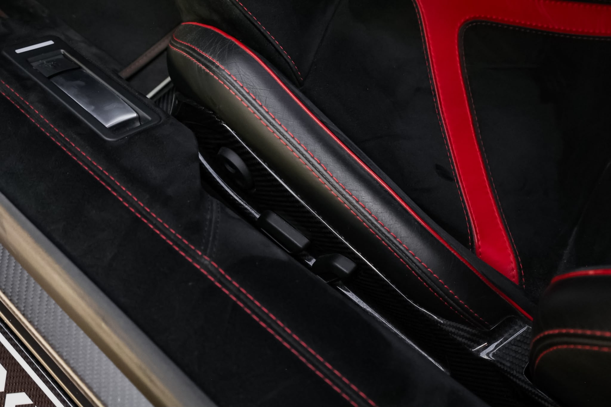 LAMBORGHINI AVENTADOR SV