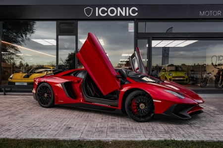 LAMBORGHINI AVENTADOR SV