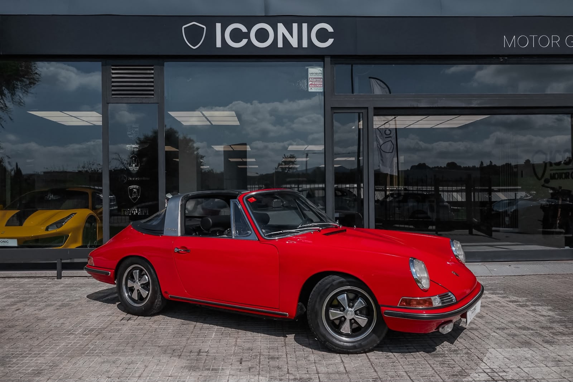 PORSCHE 911 TARGA S