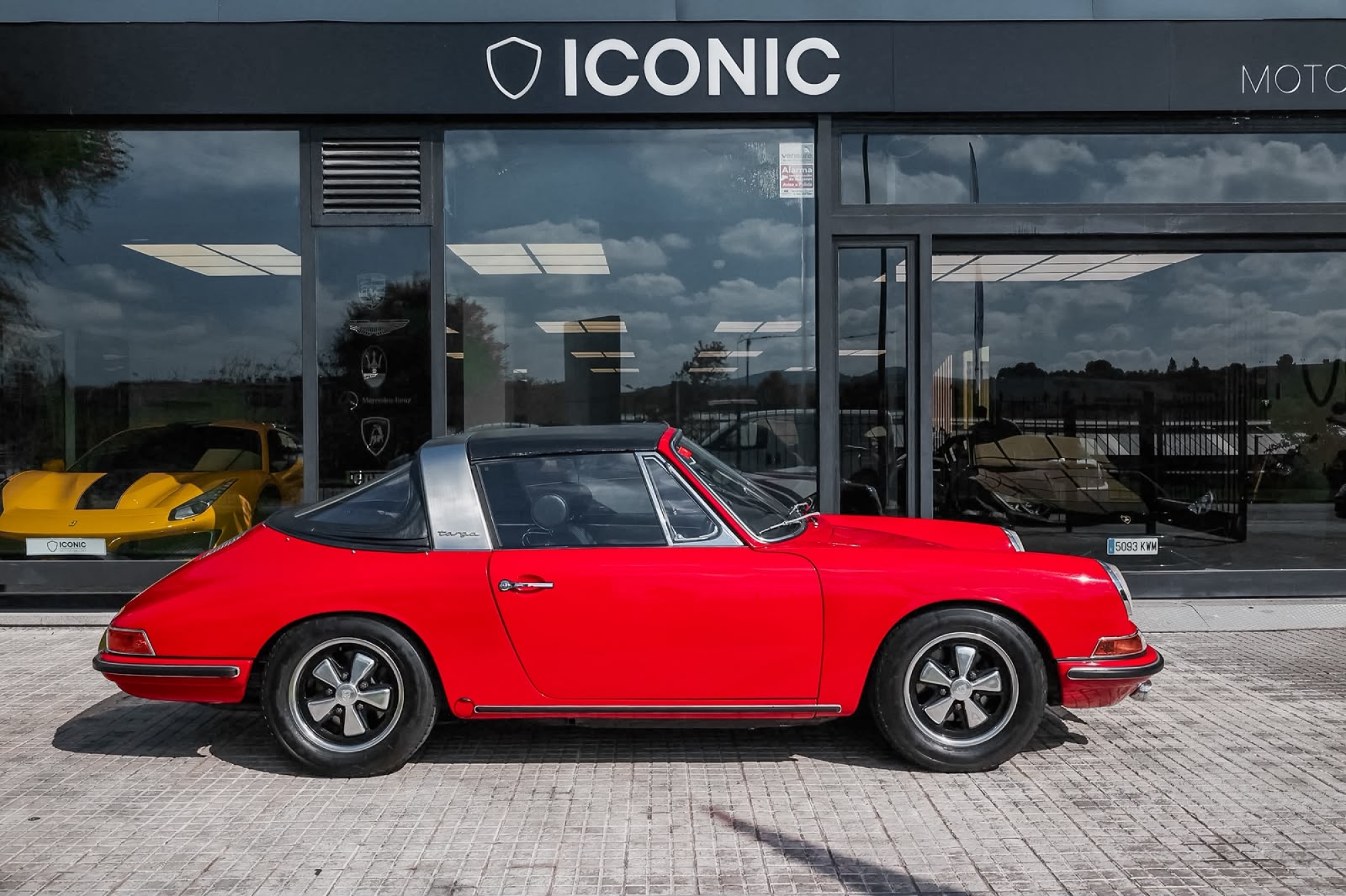 PORSCHE 911 TARGA S