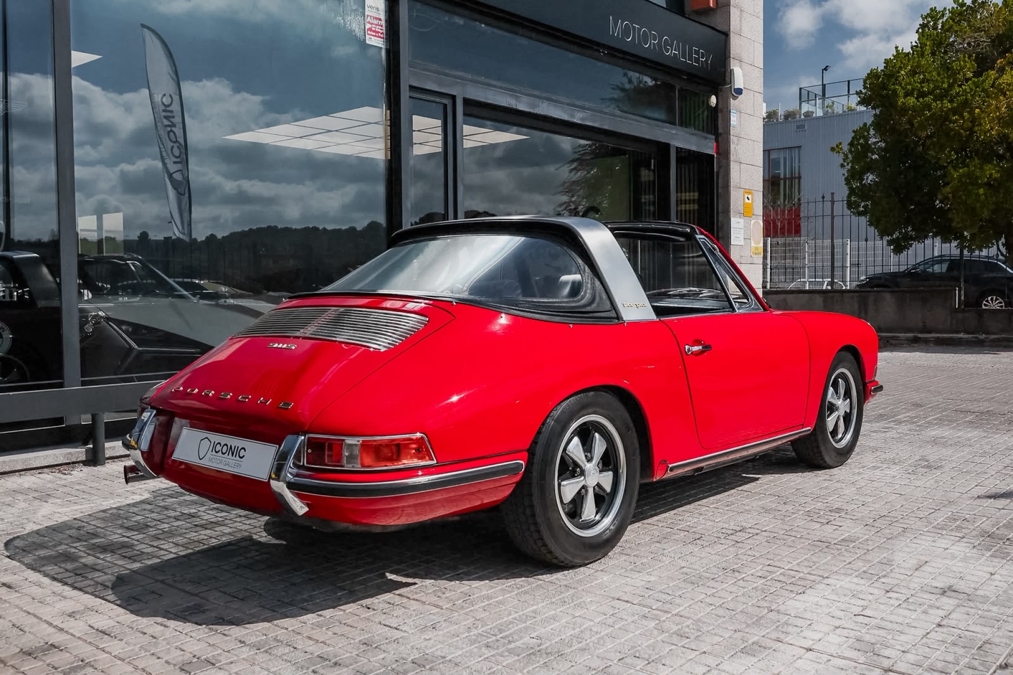 PORSCHE 911 TARGA S
