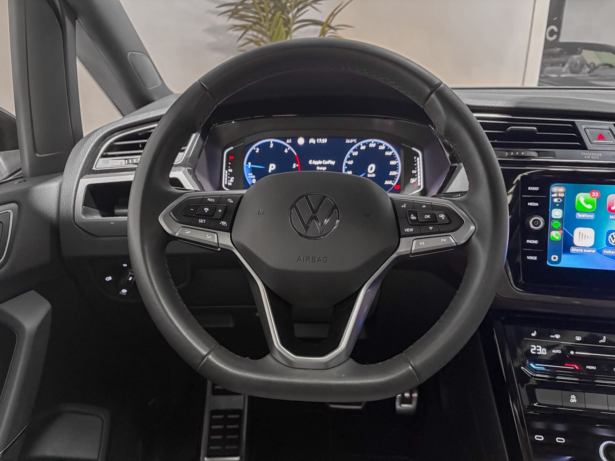 VOLKSWAGEN TOURAN R-LINE 7 PLAZAS