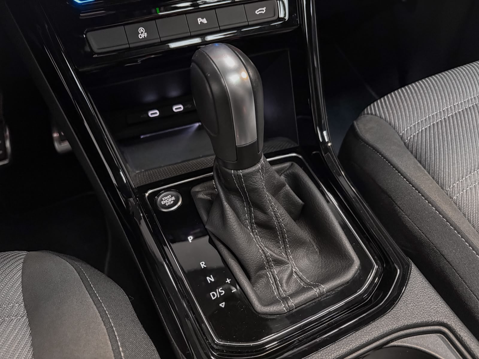 VOLKSWAGEN TOURAN R-LINE 7 PLAZAS
