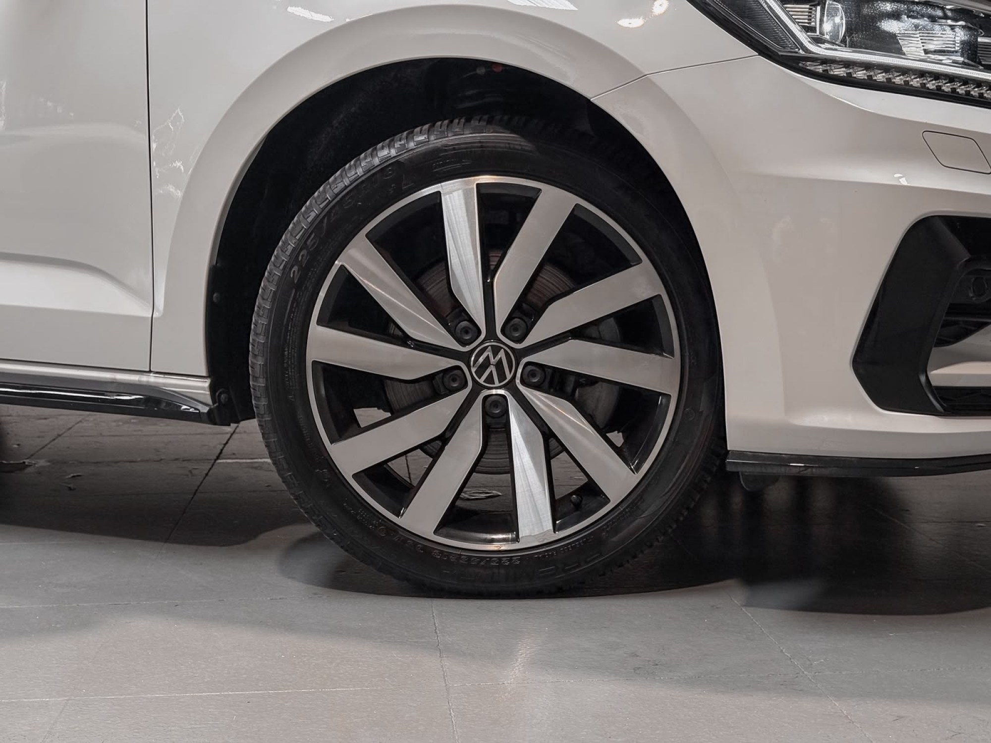 VOLKSWAGEN TOURAN R-LINE 7 PLAZAS