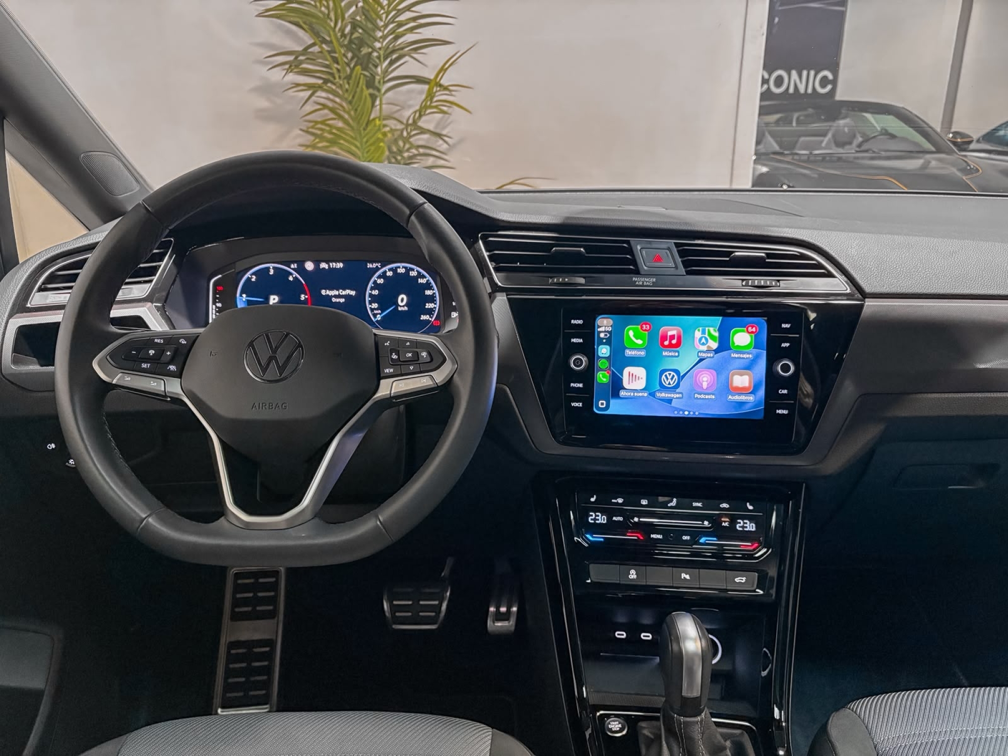 VOLKSWAGEN TOURAN R-LINE 7 PLAZAS