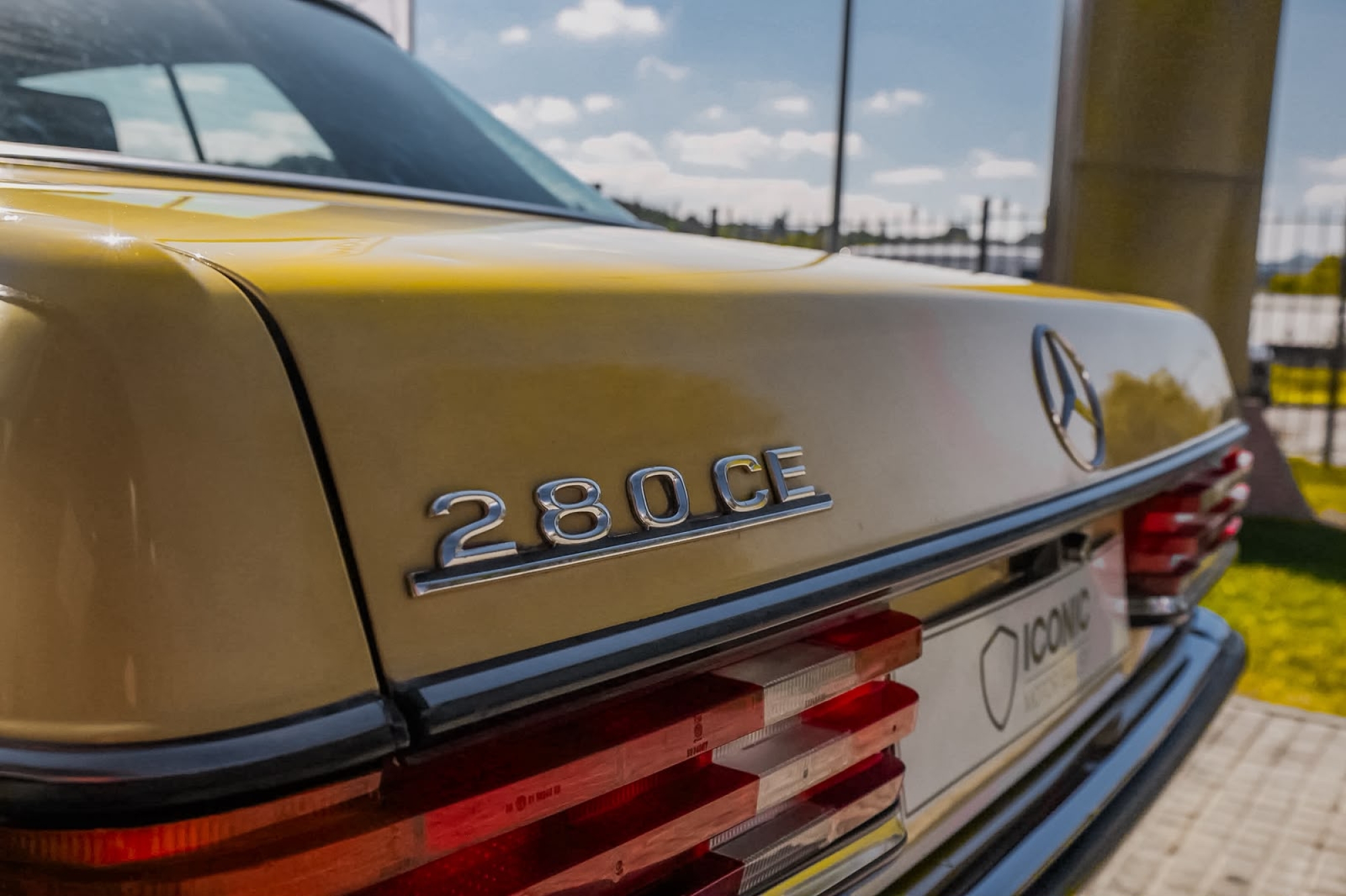 MERCEDES-BENZ 280 CE