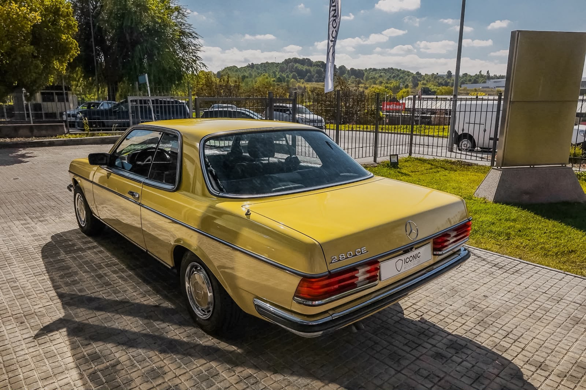 MERCEDES-BENZ 280 CE