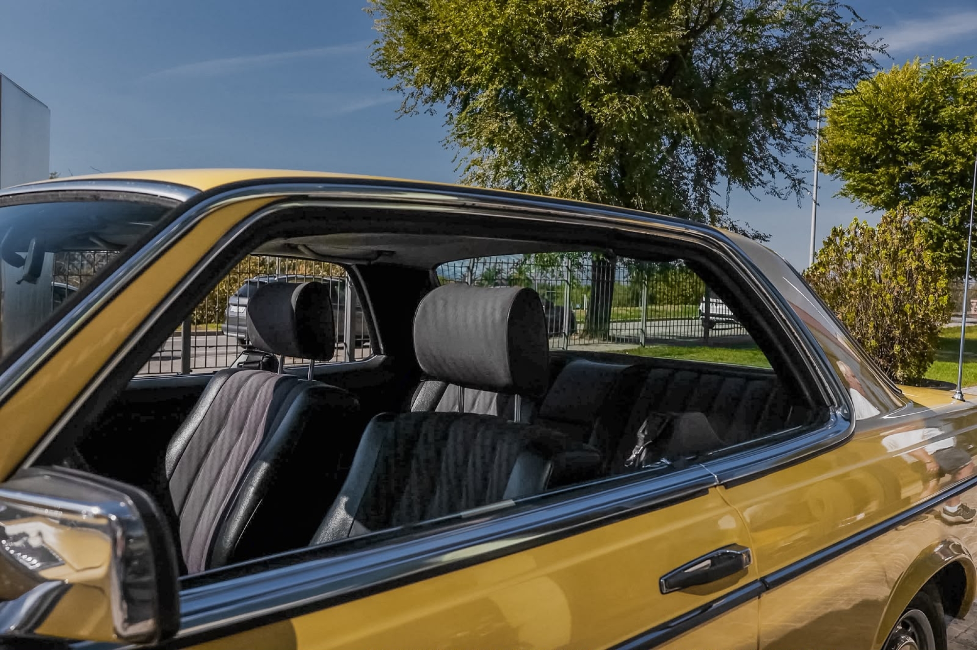 MERCEDES-BENZ 280 CE