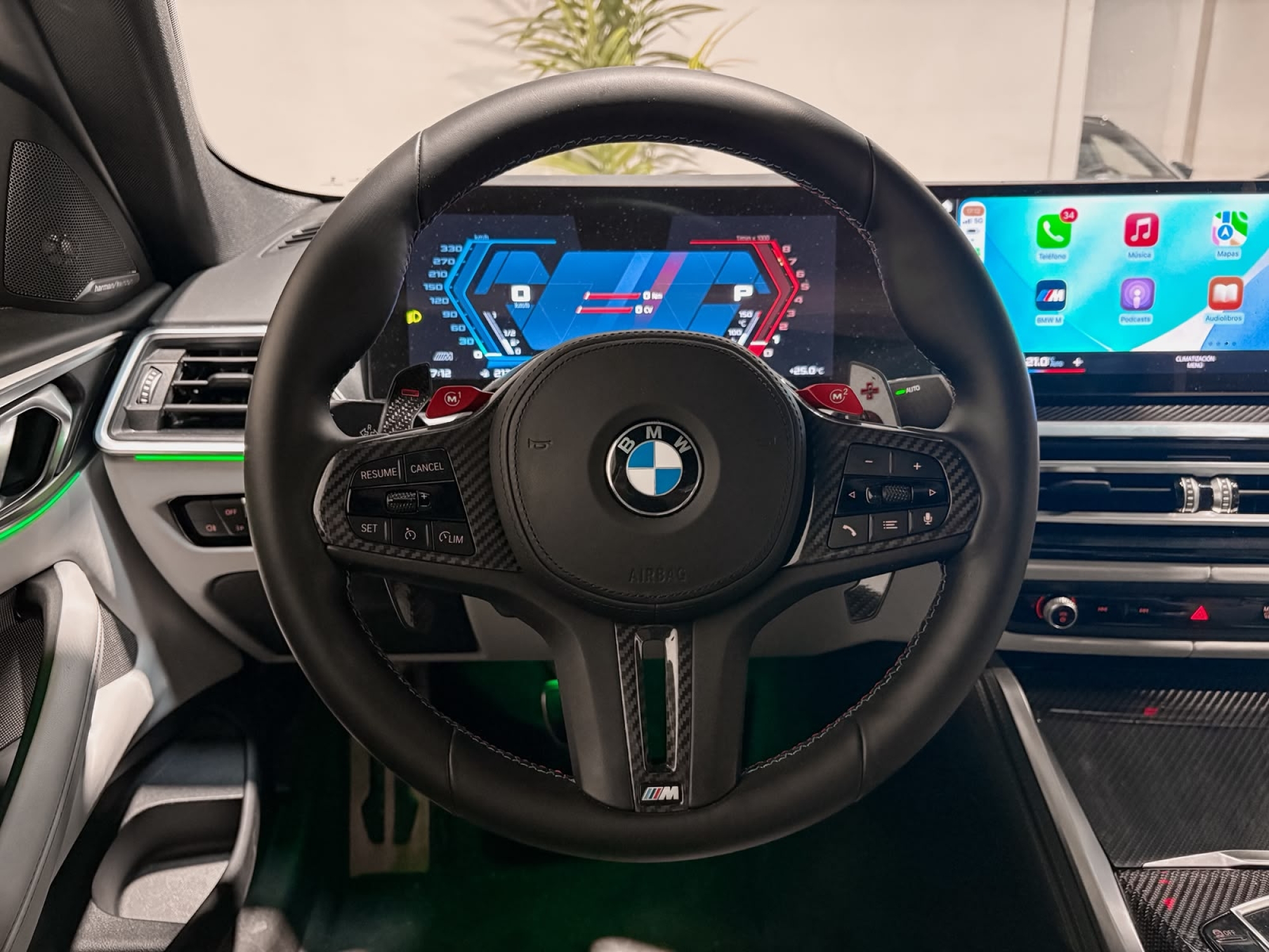 BMW M4 COMPETITION