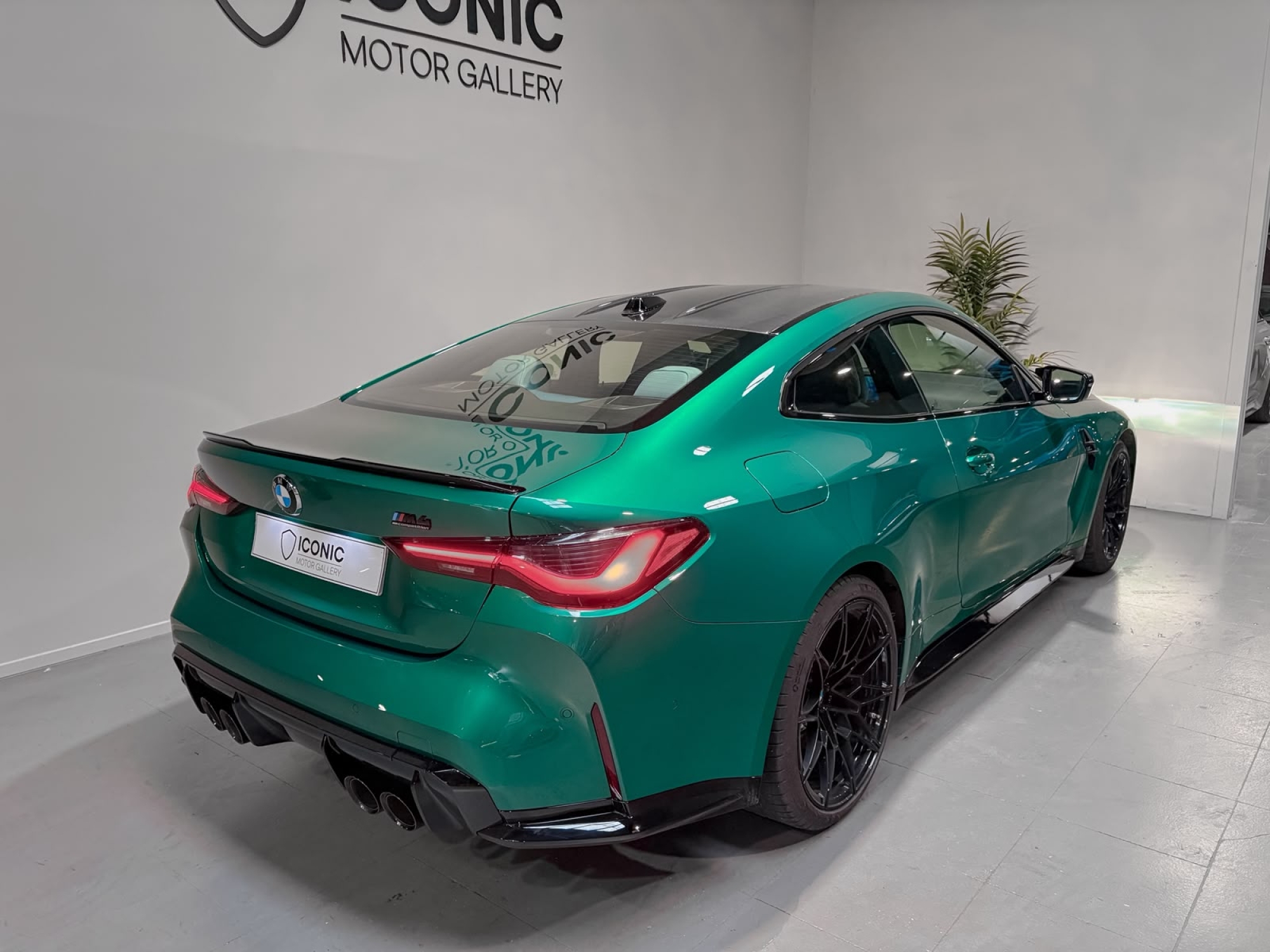 BMW M4 COMPETITION
