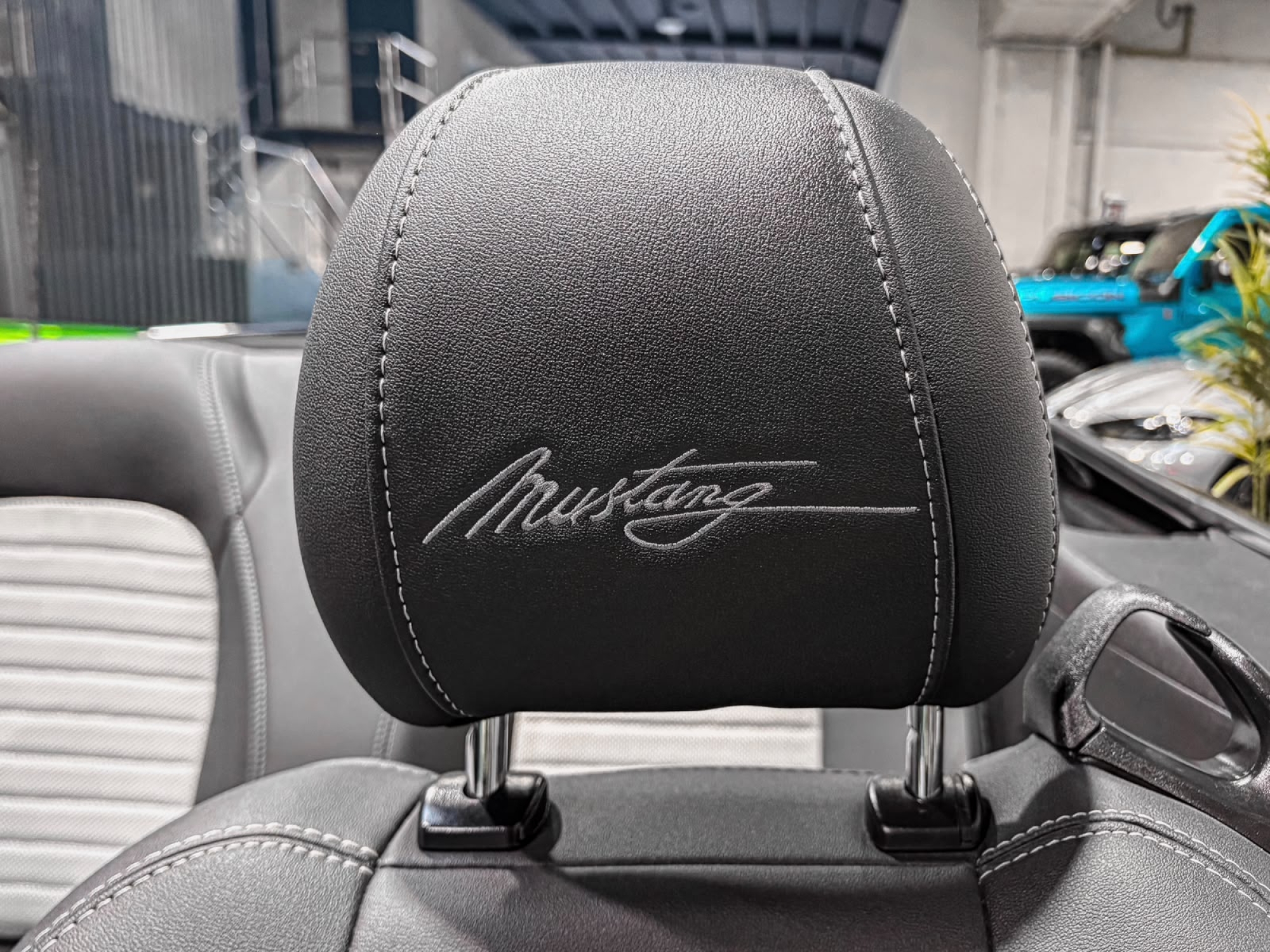 FORD MUSTANG CABRIO