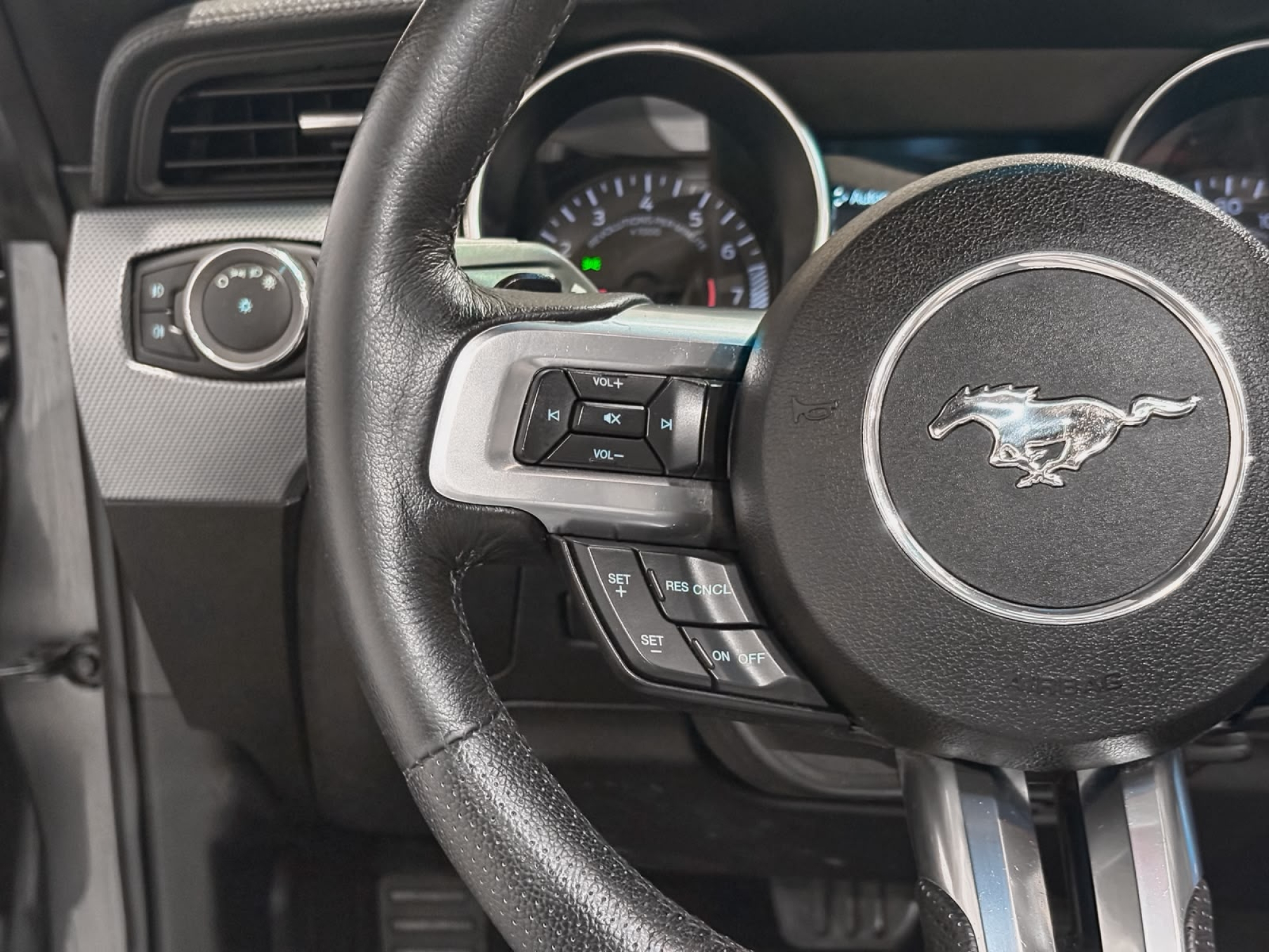 FORD MUSTANG CABRIO