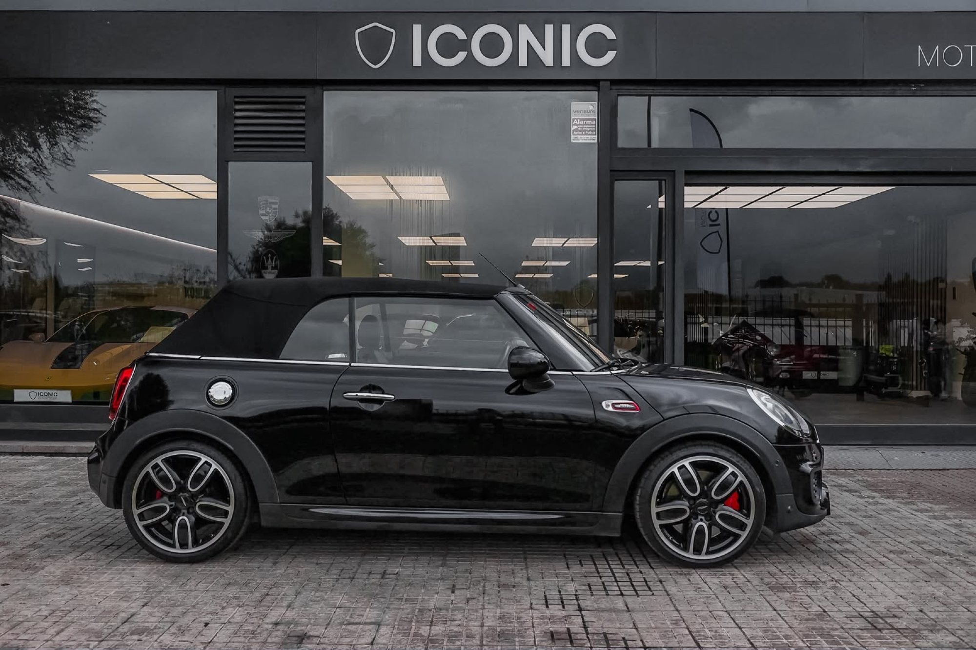 MINI JOHN COOPER WORKS CABRIO