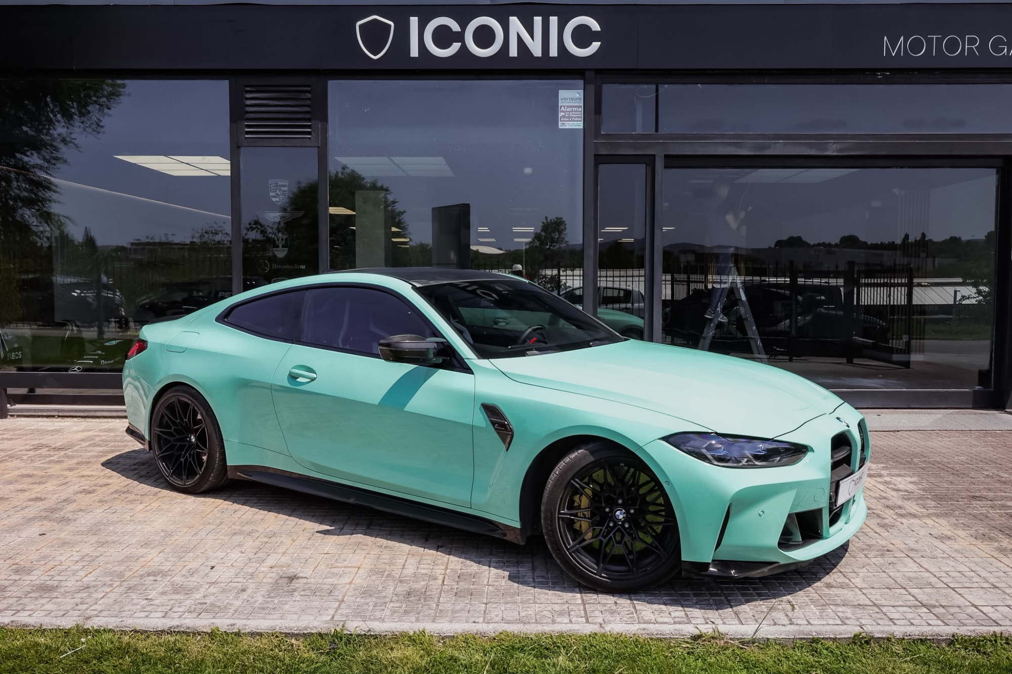 BMW M4 COMPETITION