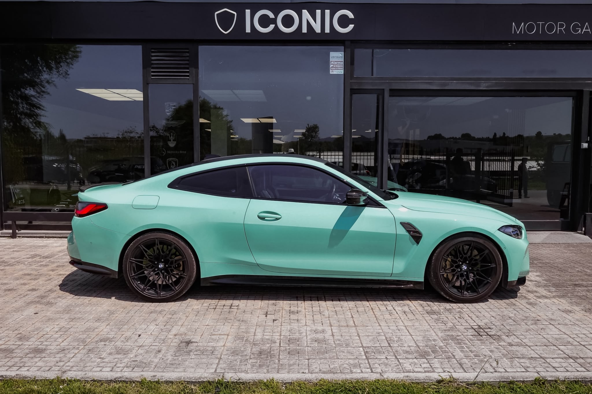 BMW M4 COMPETITION