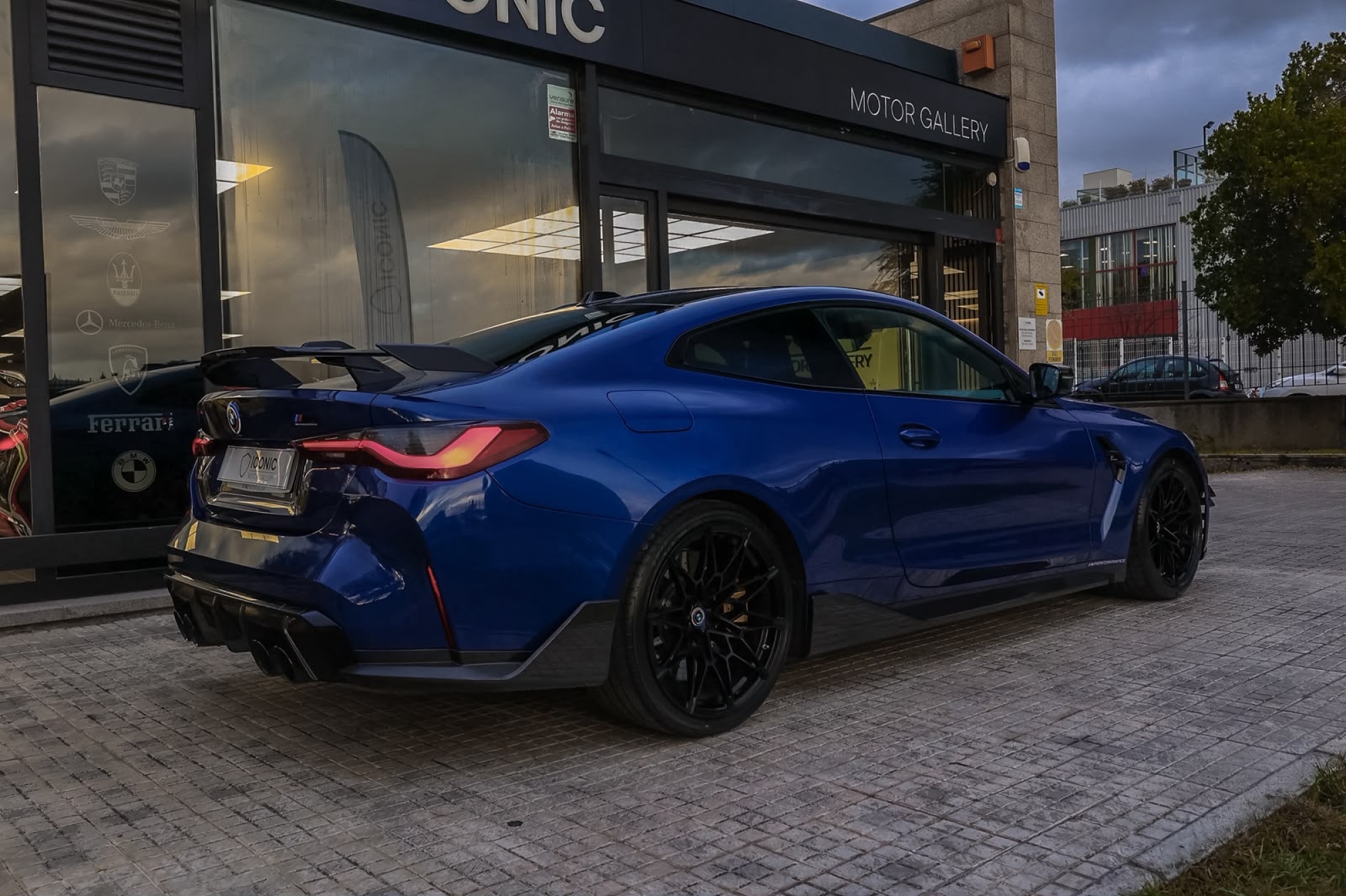 BMW M4 COMPETITION 