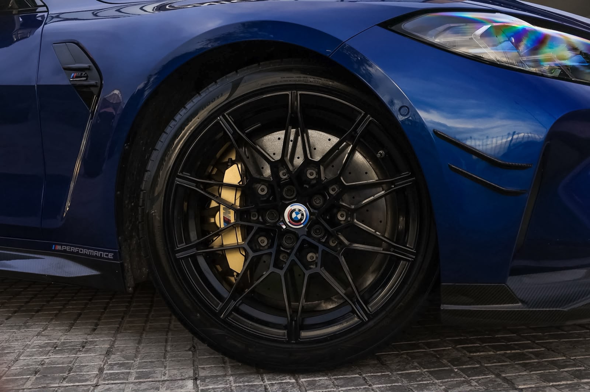 BMW M4 COMPETITION 