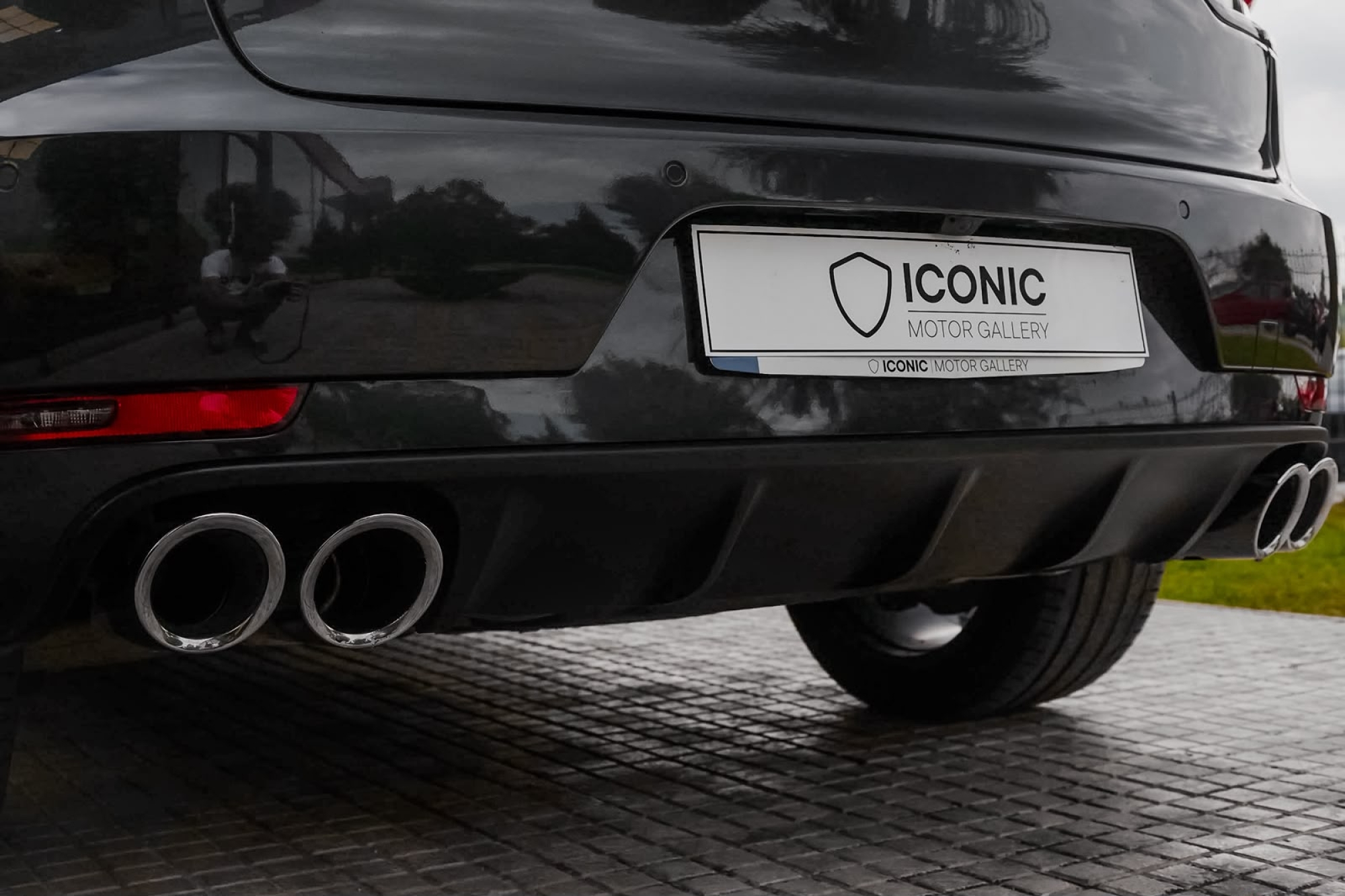 PORSCHE MACAN TURBO