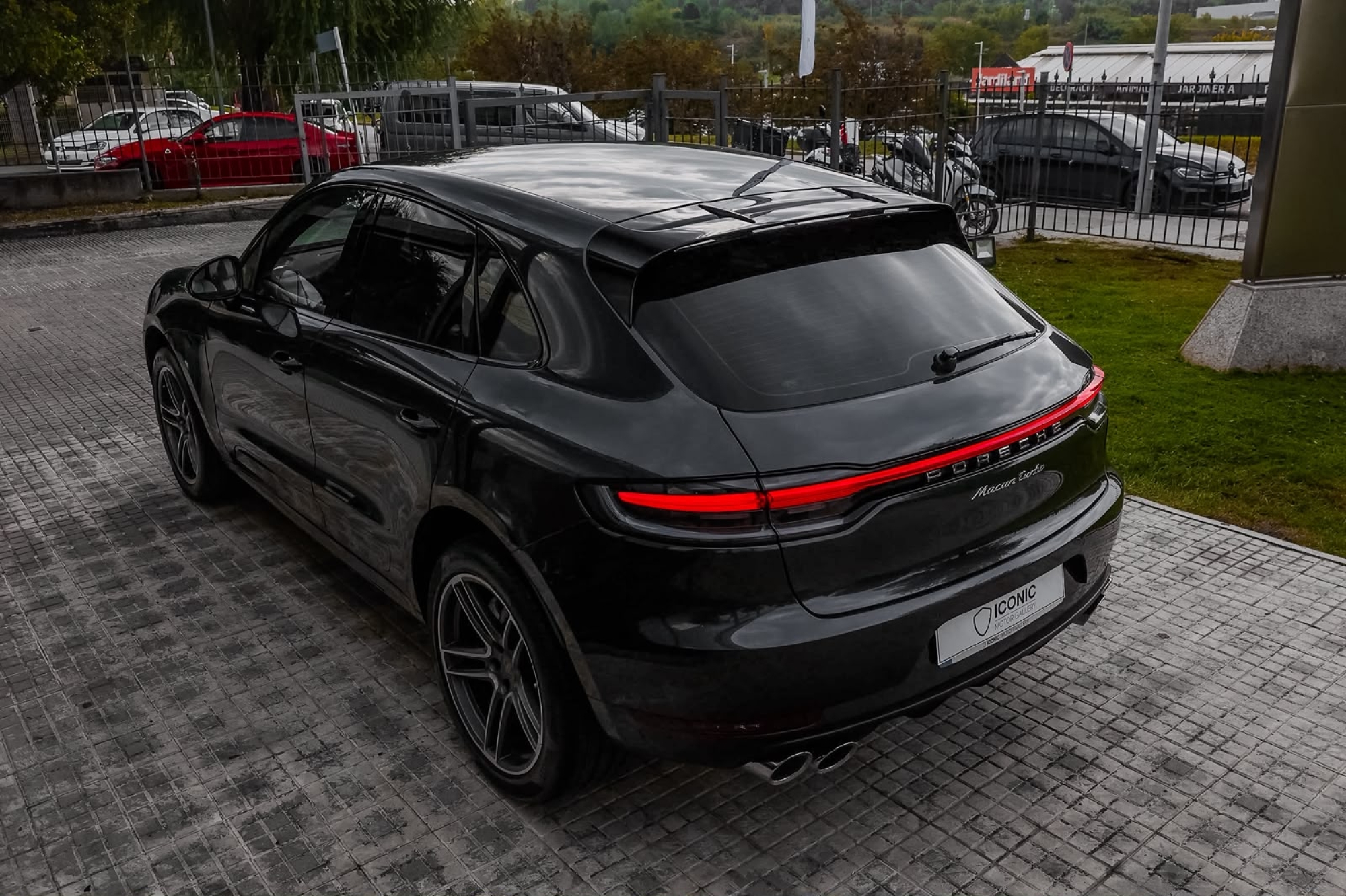 PORSCHE MACAN TURBO