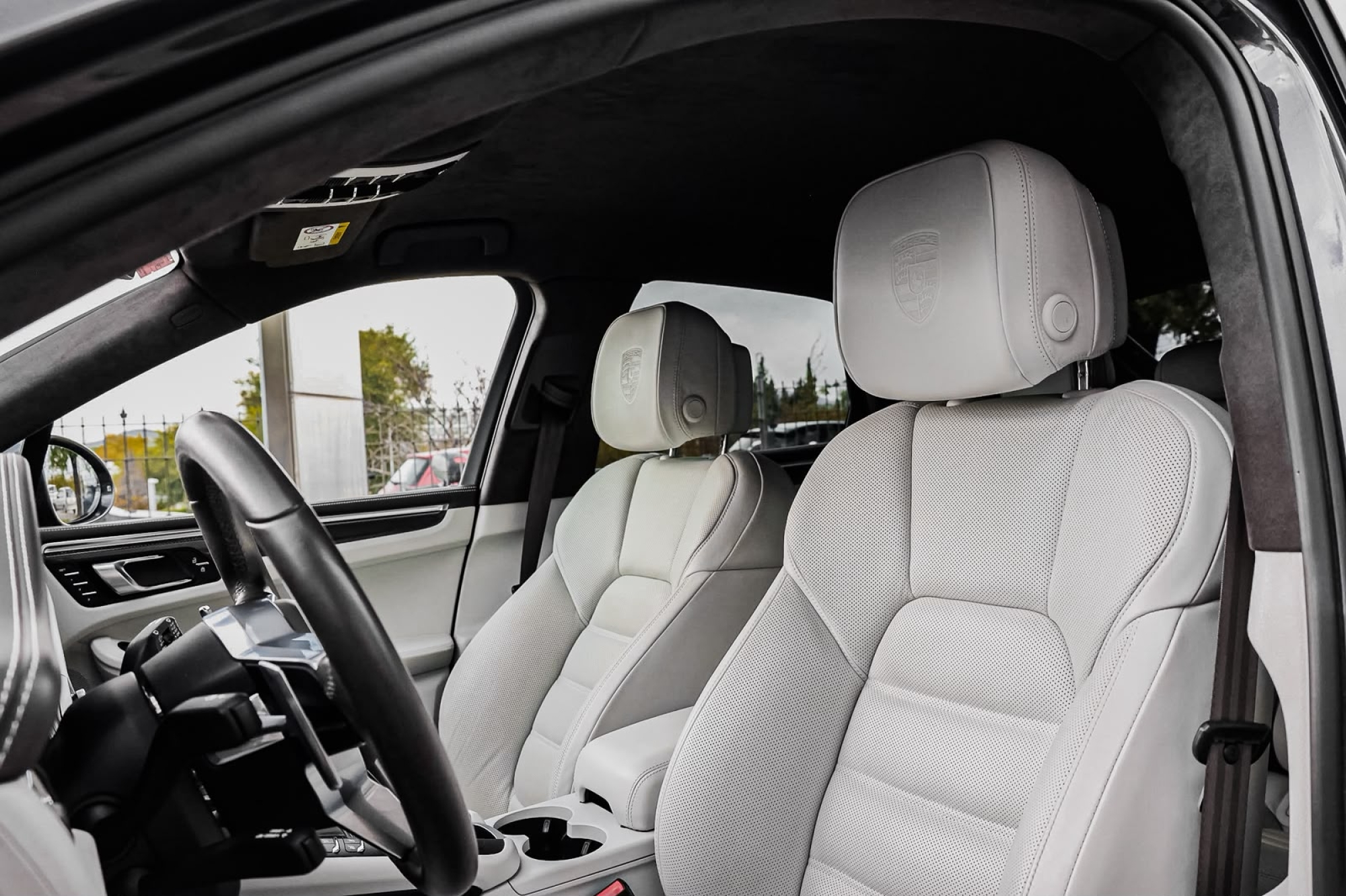 PORSCHE MACAN TURBO
