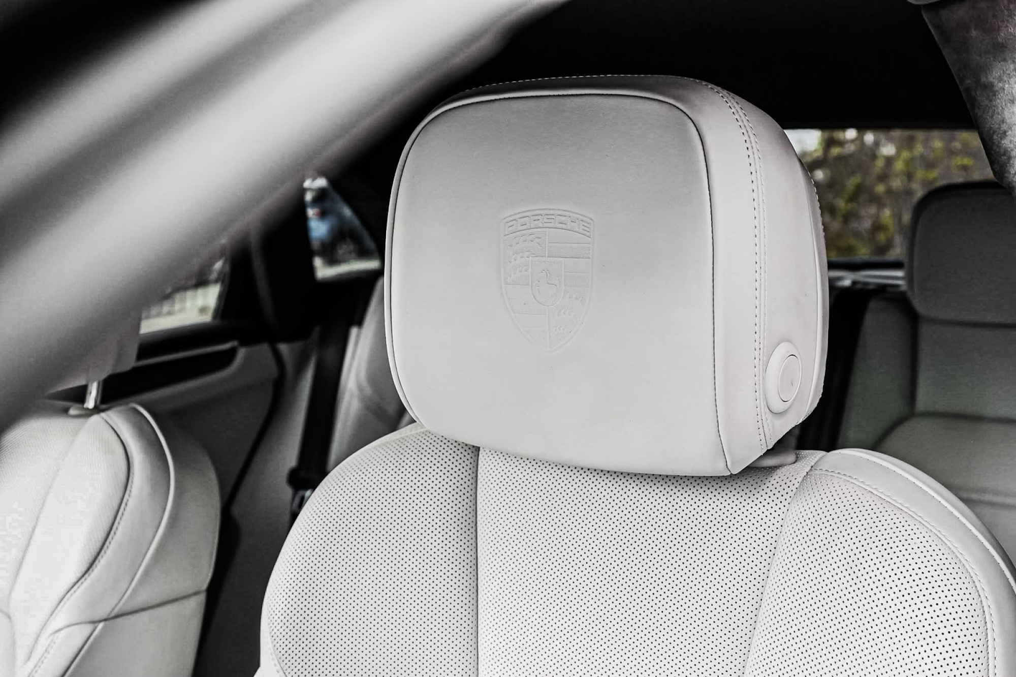 PORSCHE MACAN TURBO