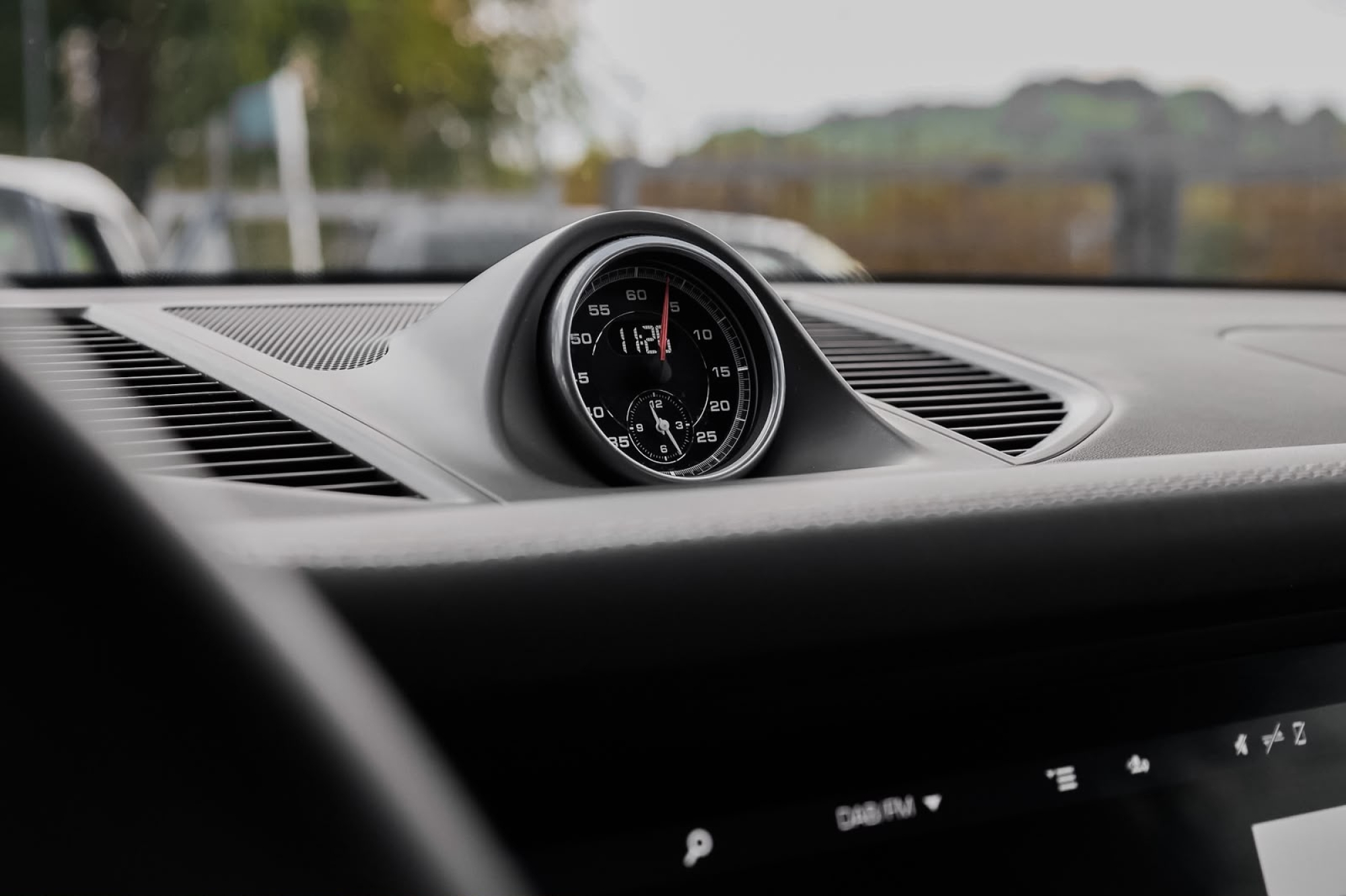 PORSCHE MACAN TURBO