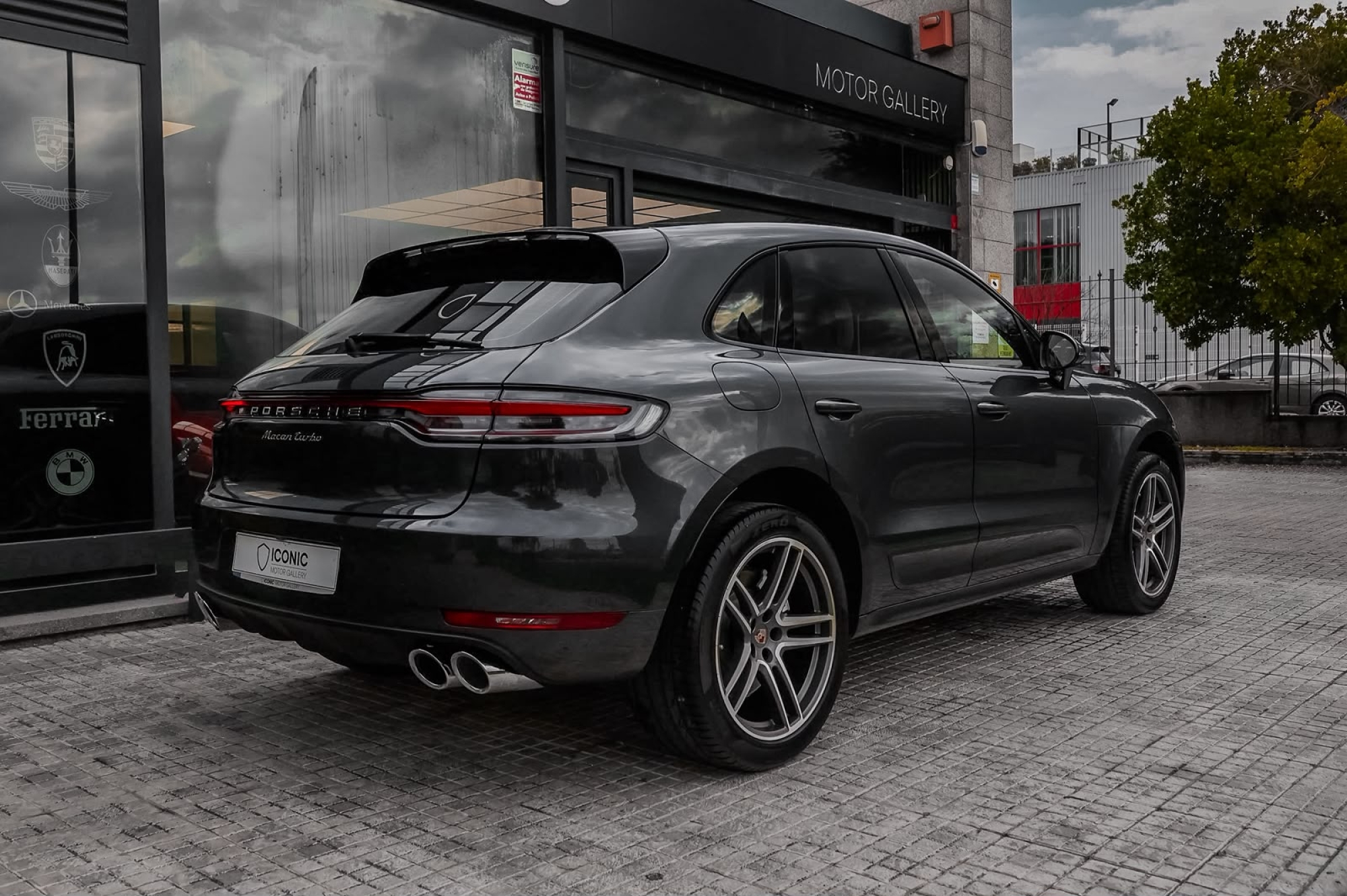 PORSCHE MACAN TURBO