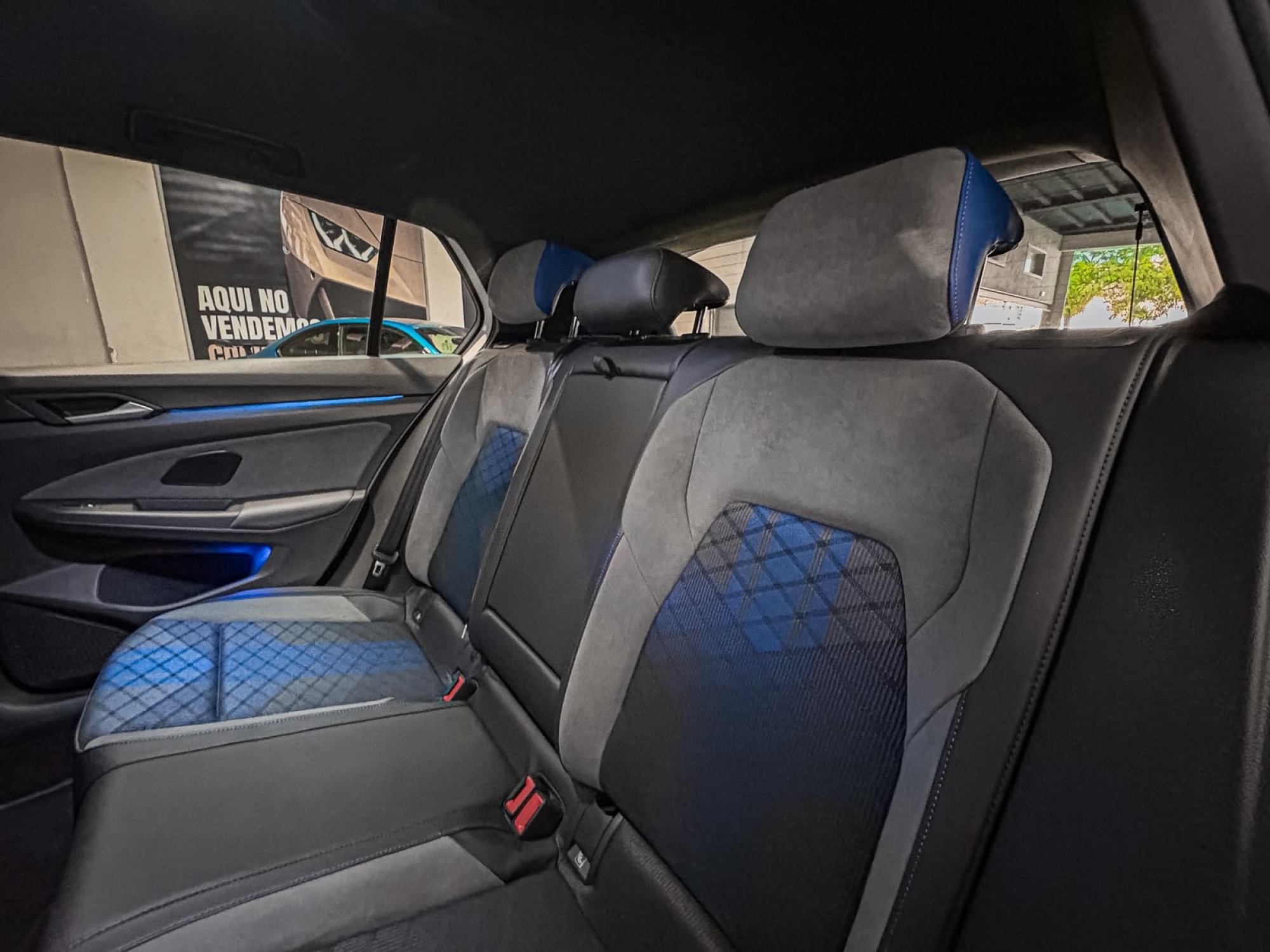 VOLKSWAGEN GOLF R 20 ANIVERSARIO