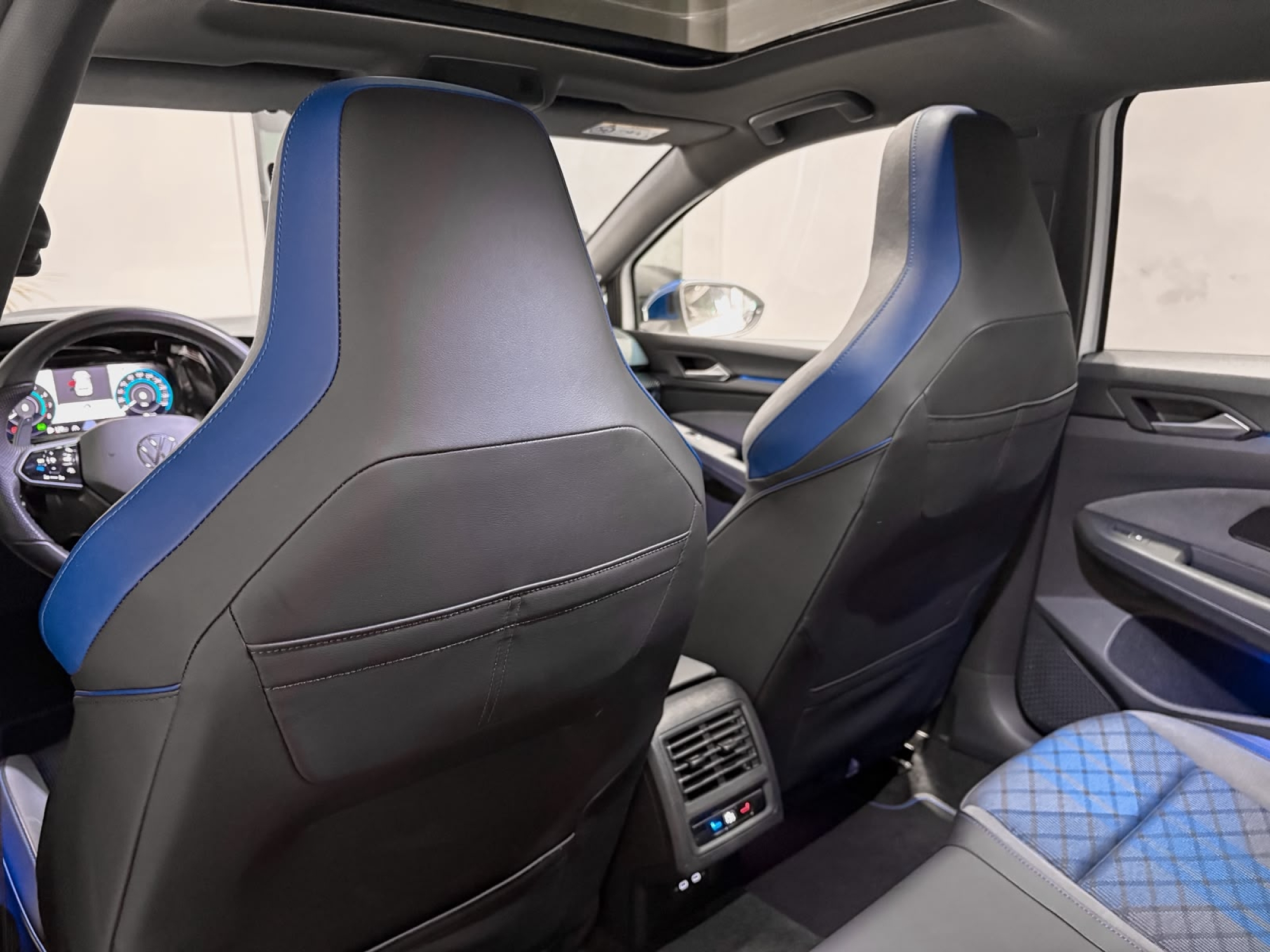 VOLKSWAGEN GOLF R 20 ANIVERSARIO