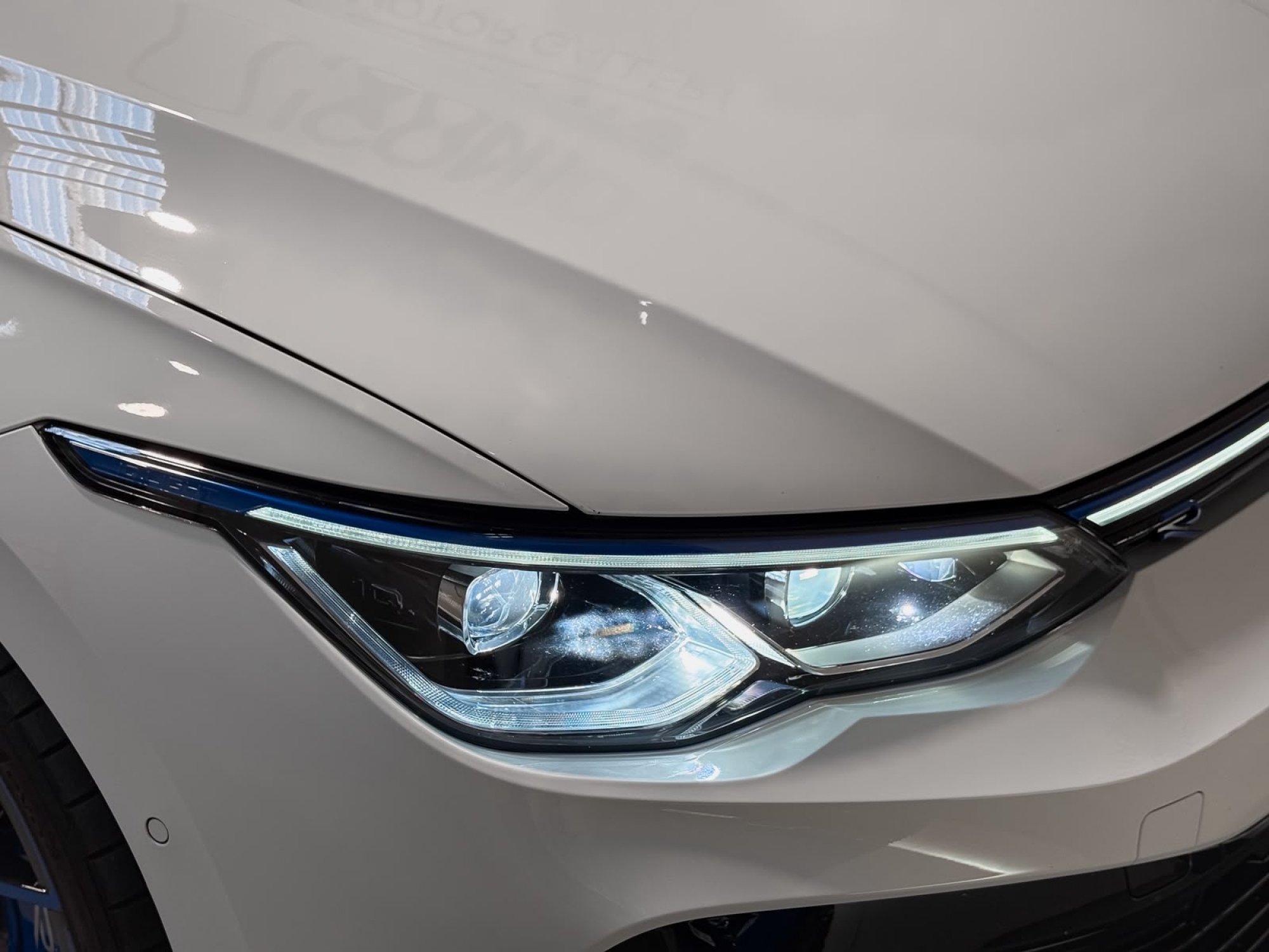 VOLKSWAGEN GOLF R 20 ANIVERSARIO