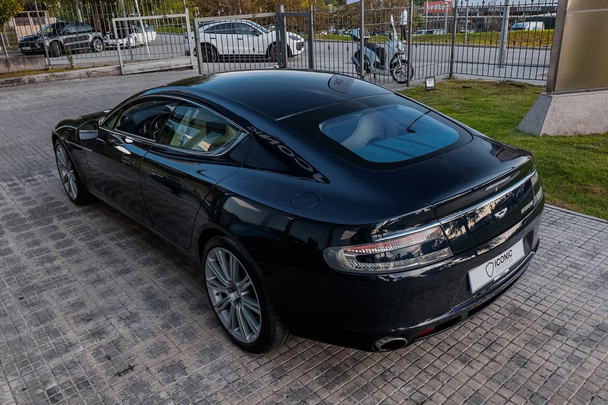 ASTON MARTIN RAPIDE