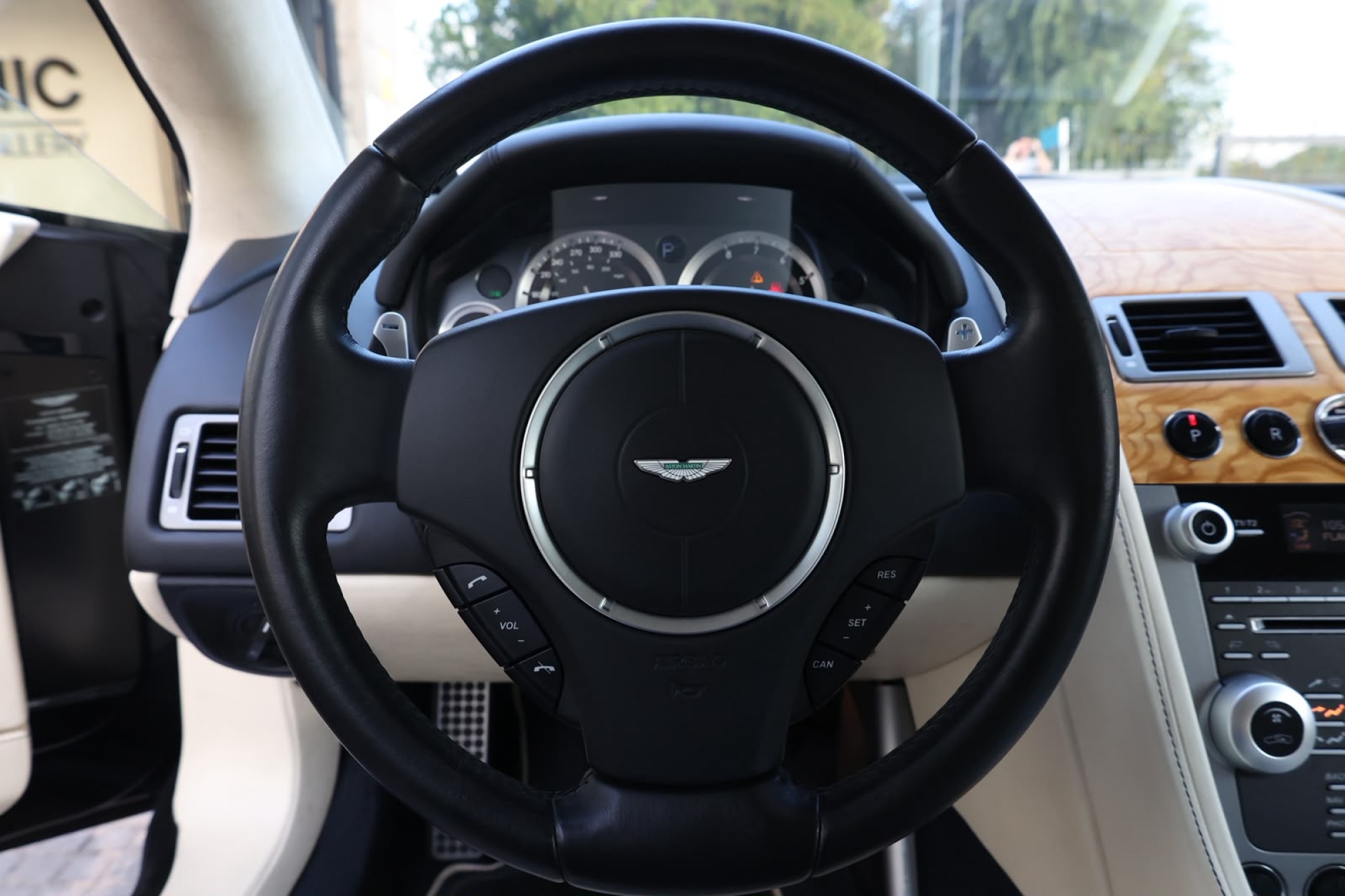 ASTON MARTIN RAPIDE