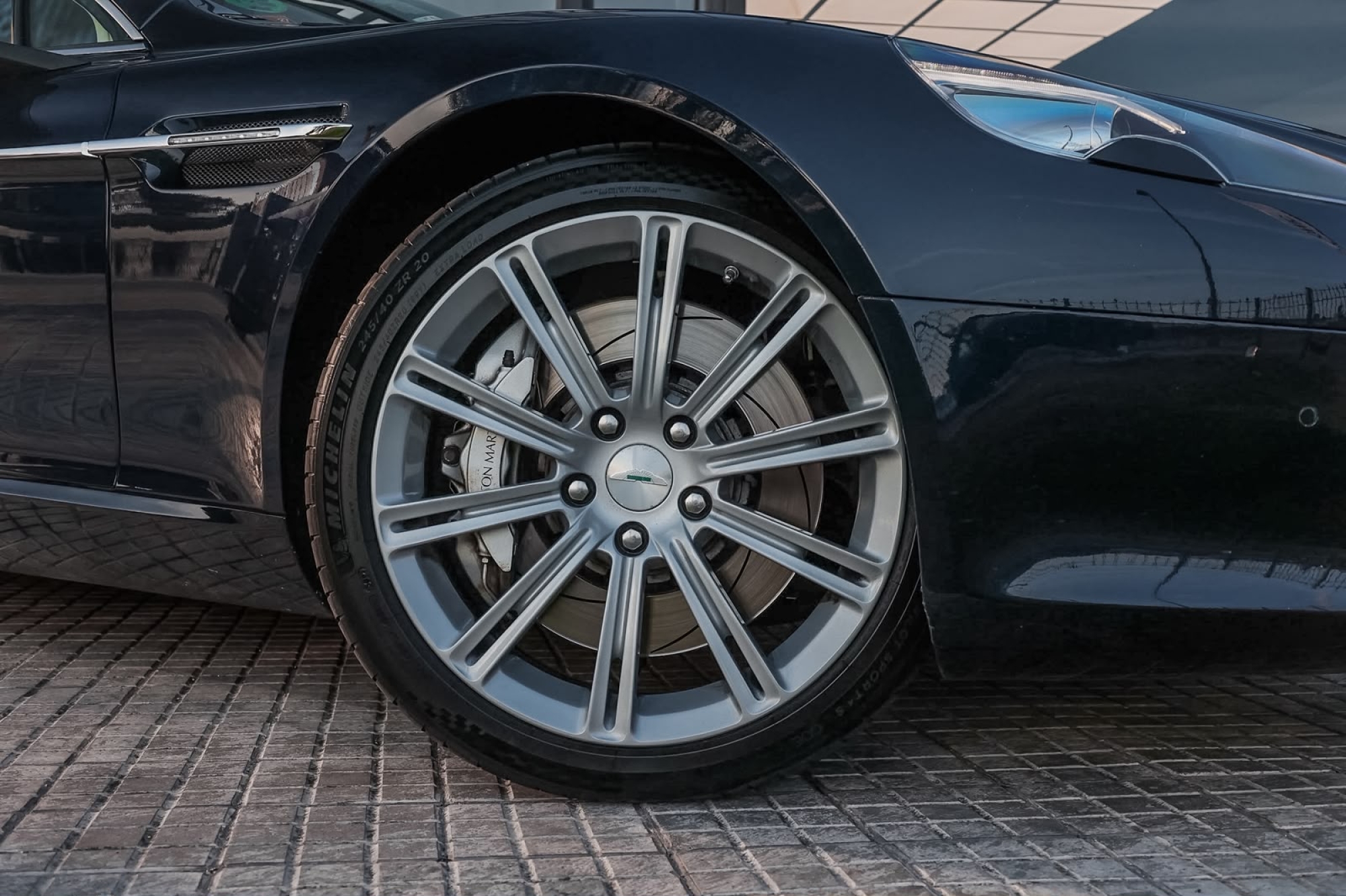 ASTON MARTIN RAPIDE