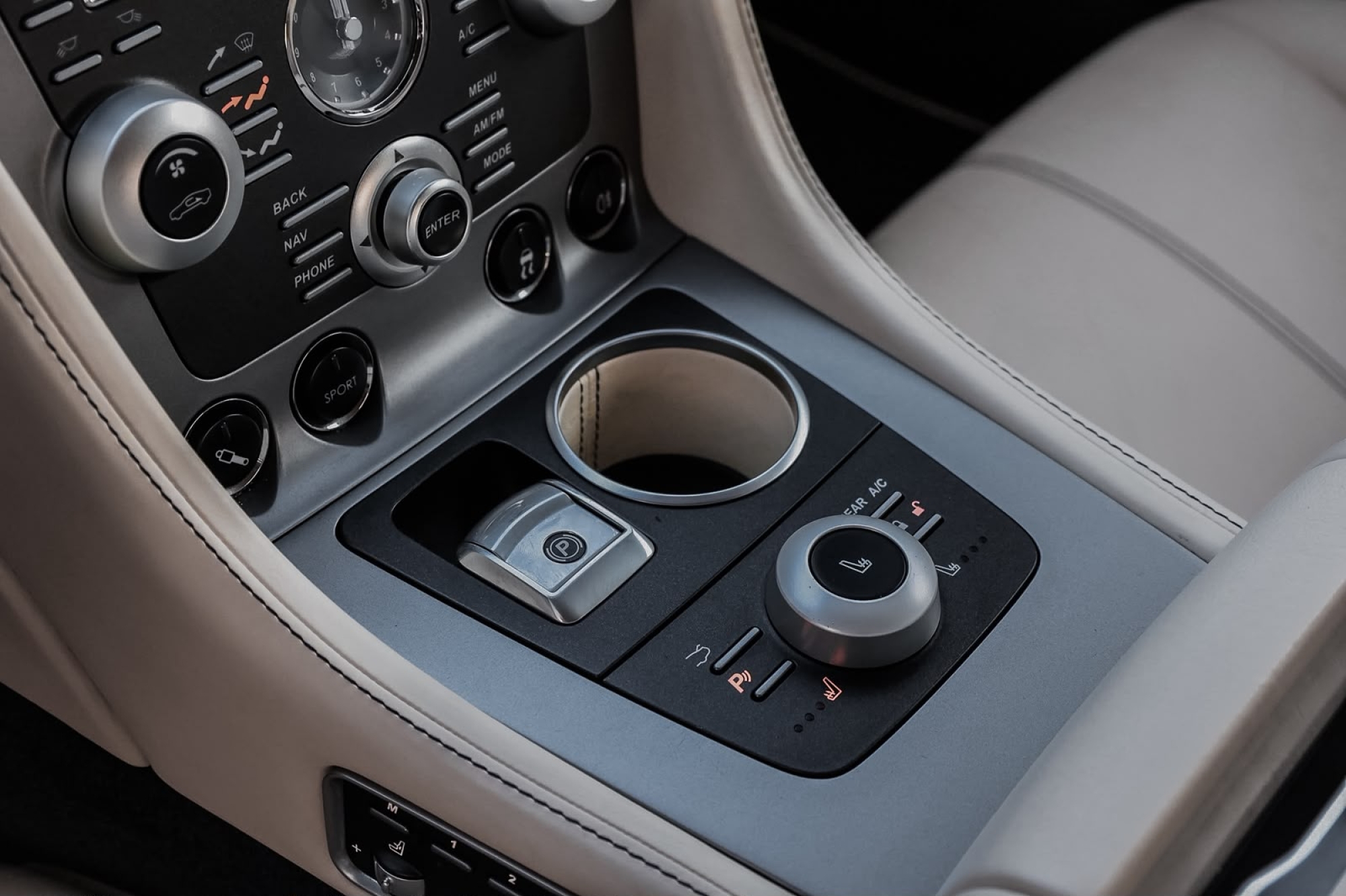 ASTON MARTIN RAPIDE