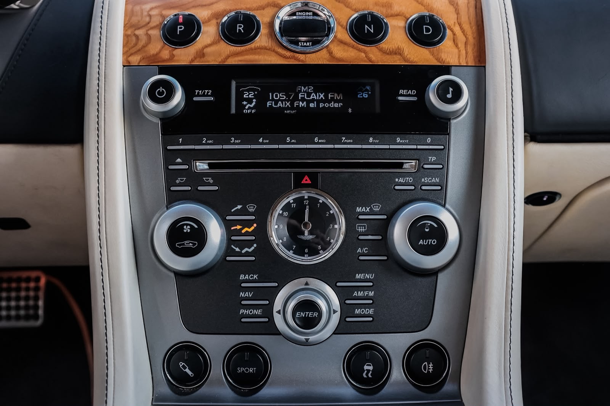 ASTON MARTIN RAPIDE