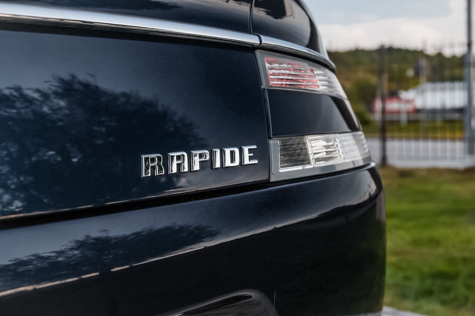 ASTON MARTIN RAPIDE