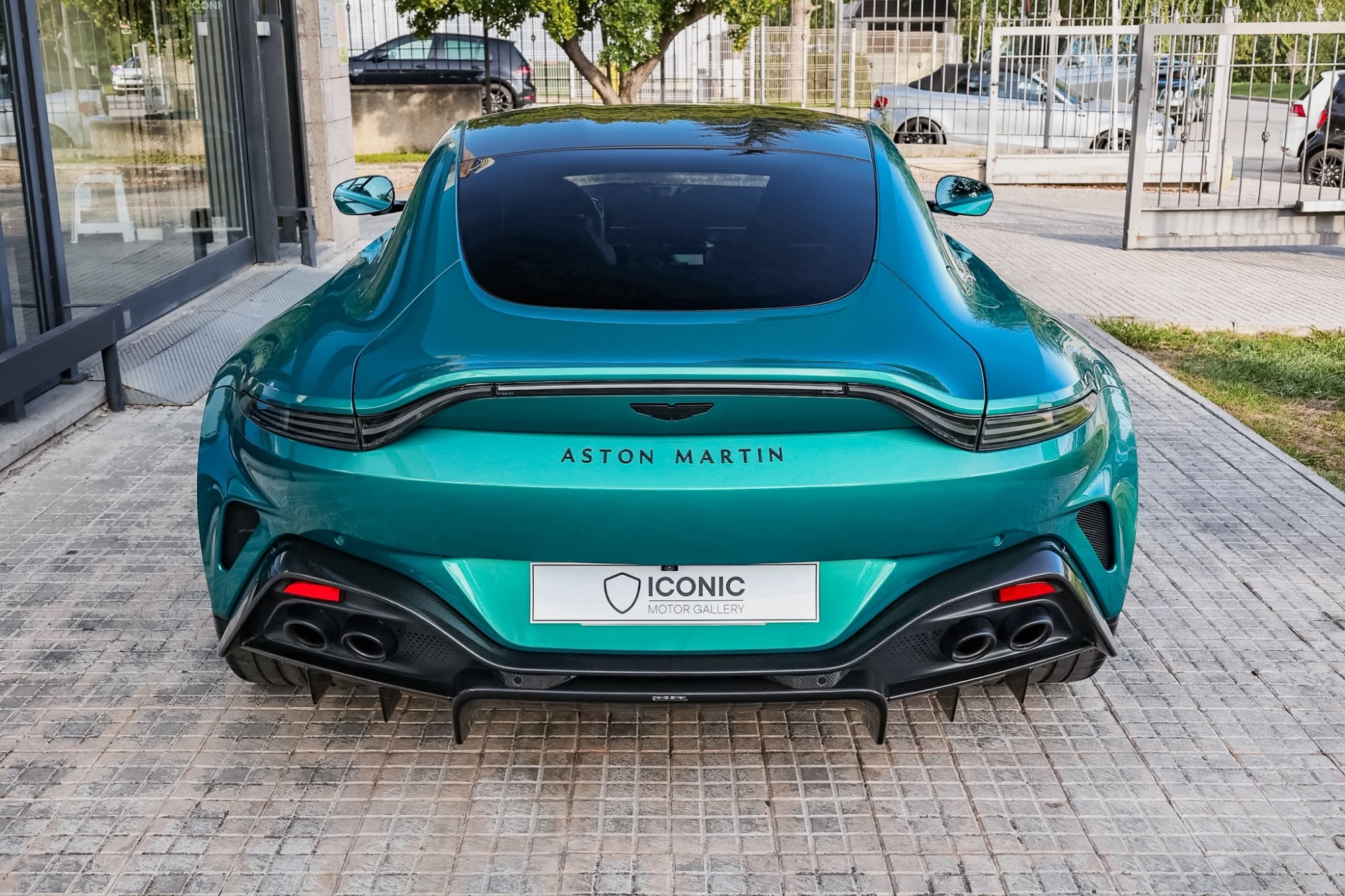 ASTON MARTIN VANTAGE