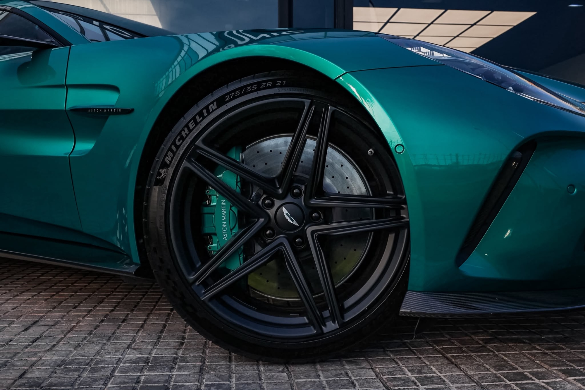 ASTON MARTIN VANTAGE