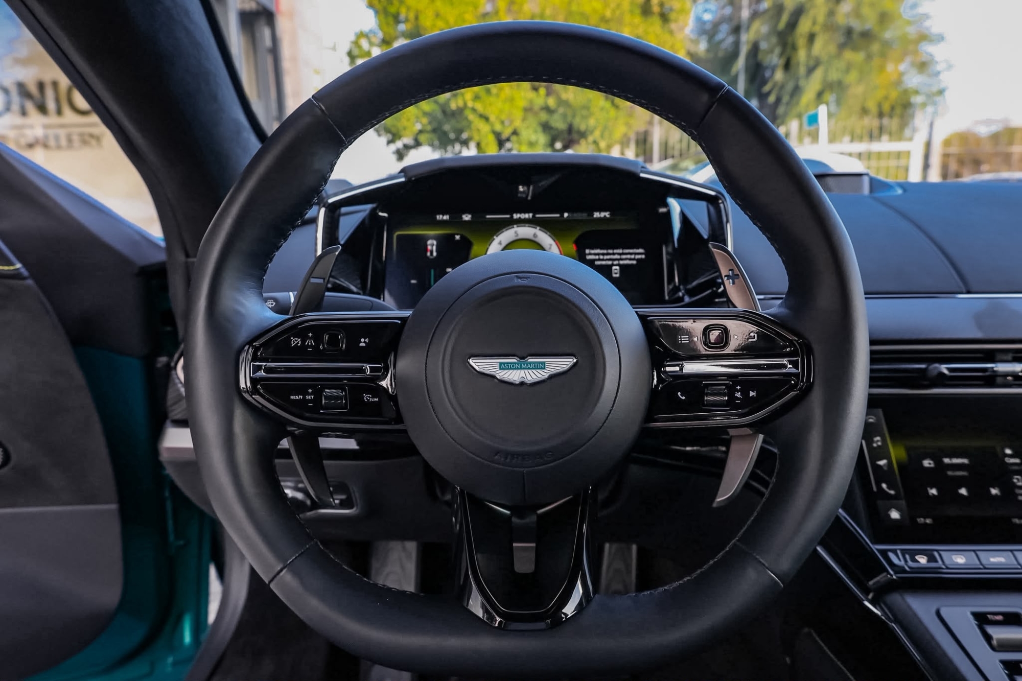 ASTON MARTIN VANTAGE