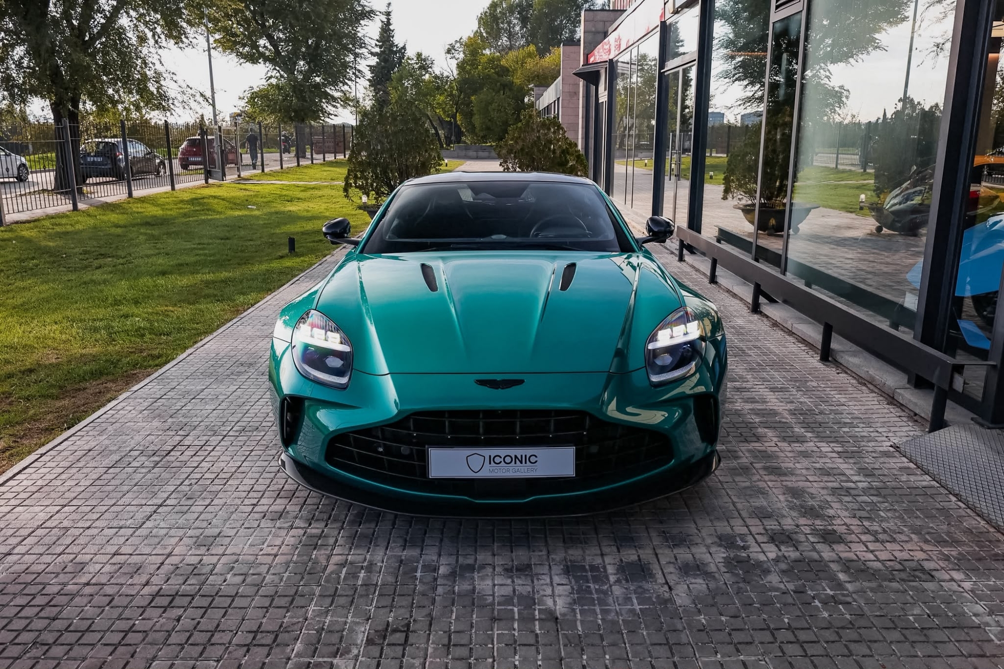 ASTON MARTIN VANTAGE