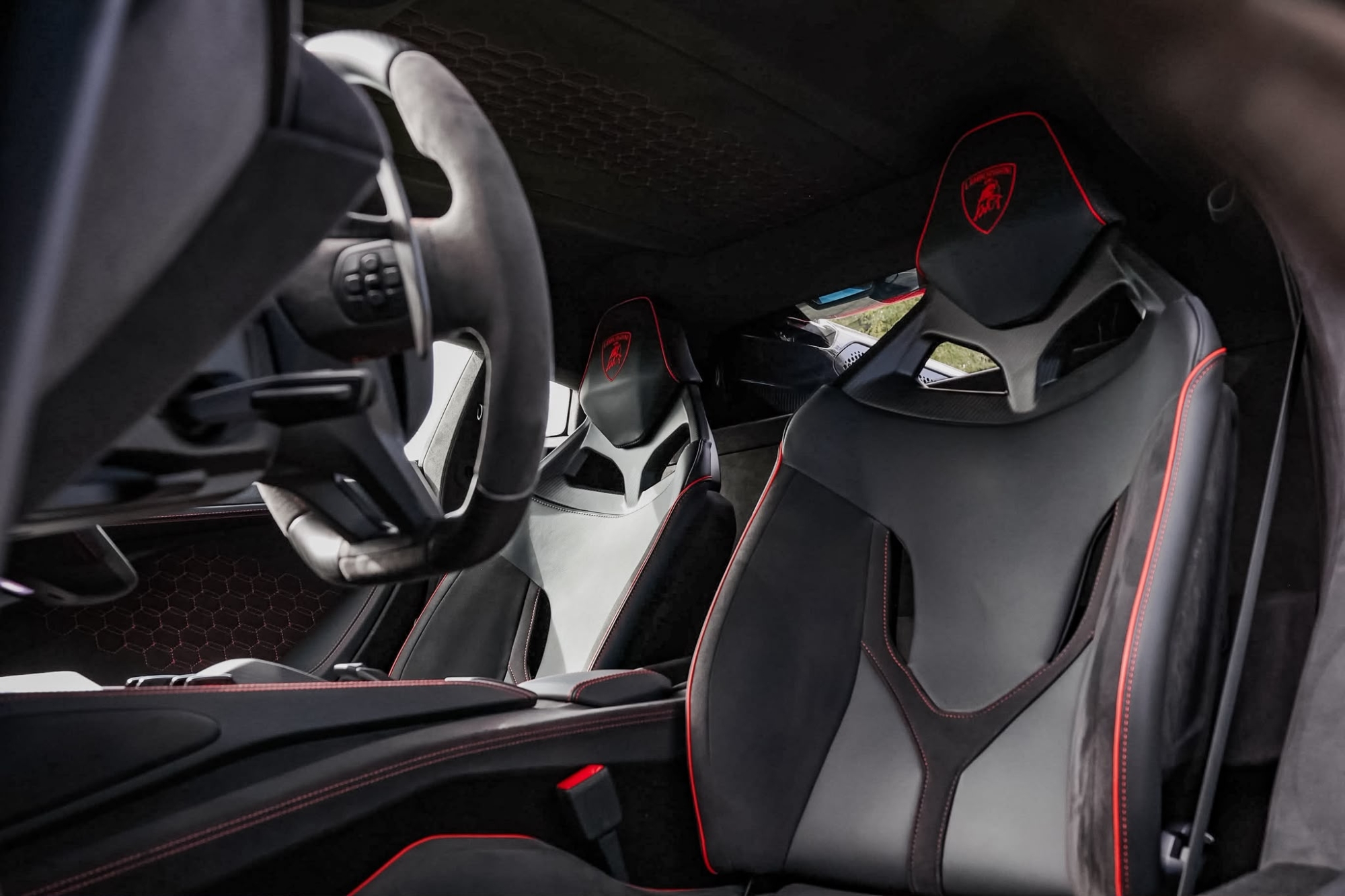 LAMBORGHINI REVUELTO FULL CARBONO