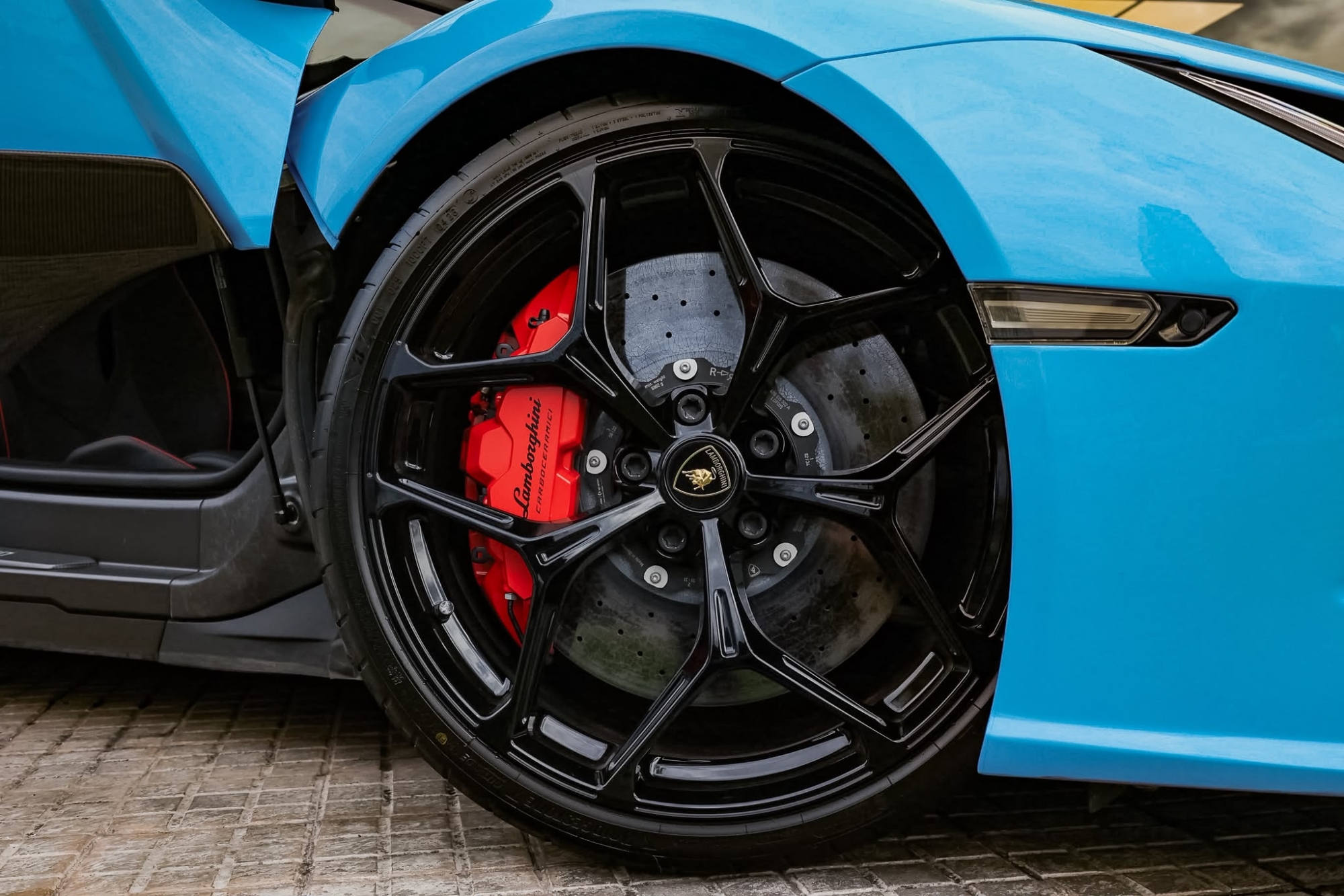 LAMBORGHINI REVUELTO FULL CARBONO