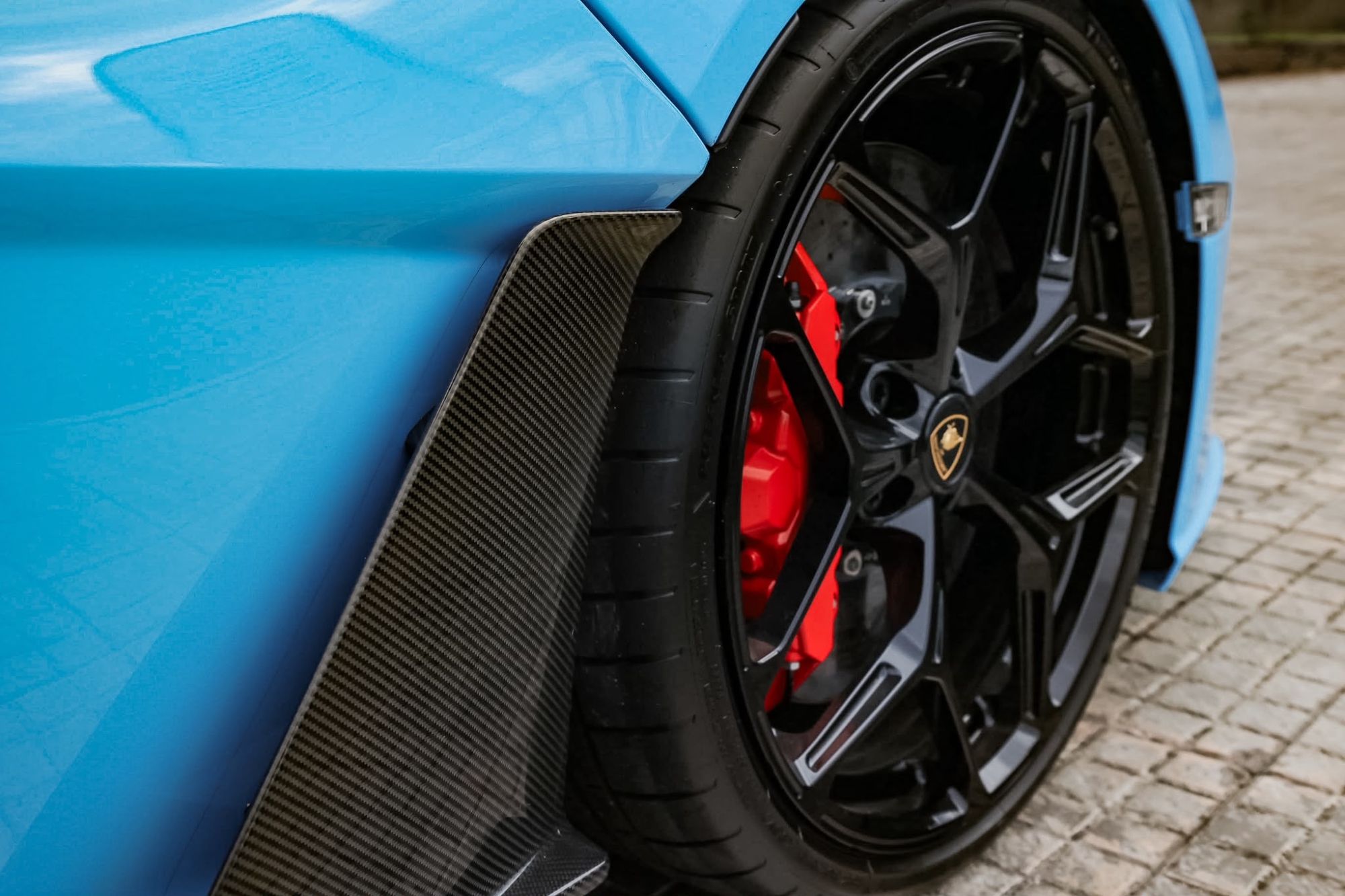 LAMBORGHINI REVUELTO FULL CARBONO