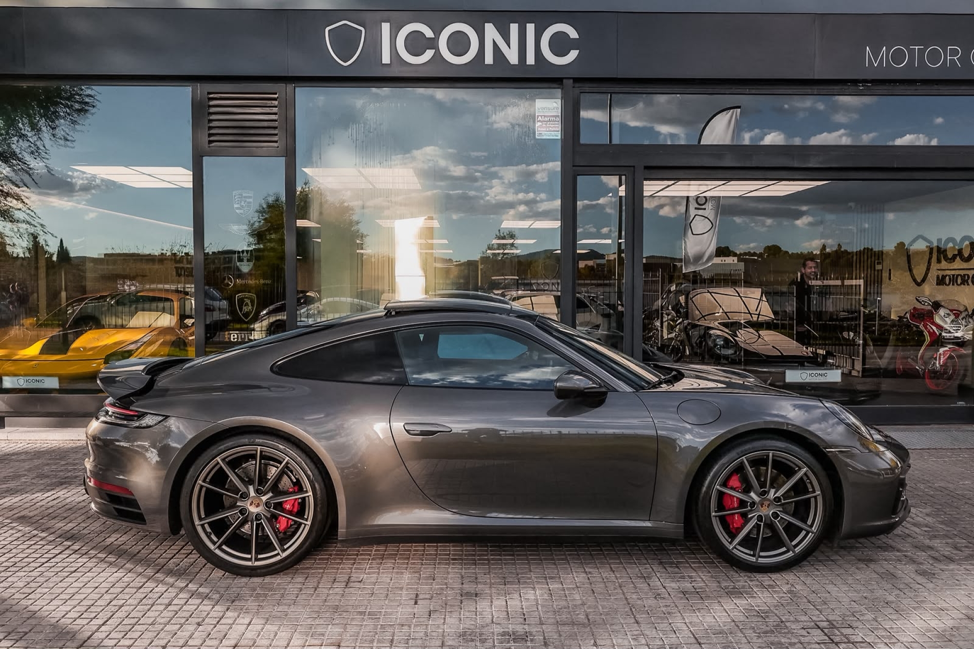 PORSCHE 911 992 CARRERA 4S
