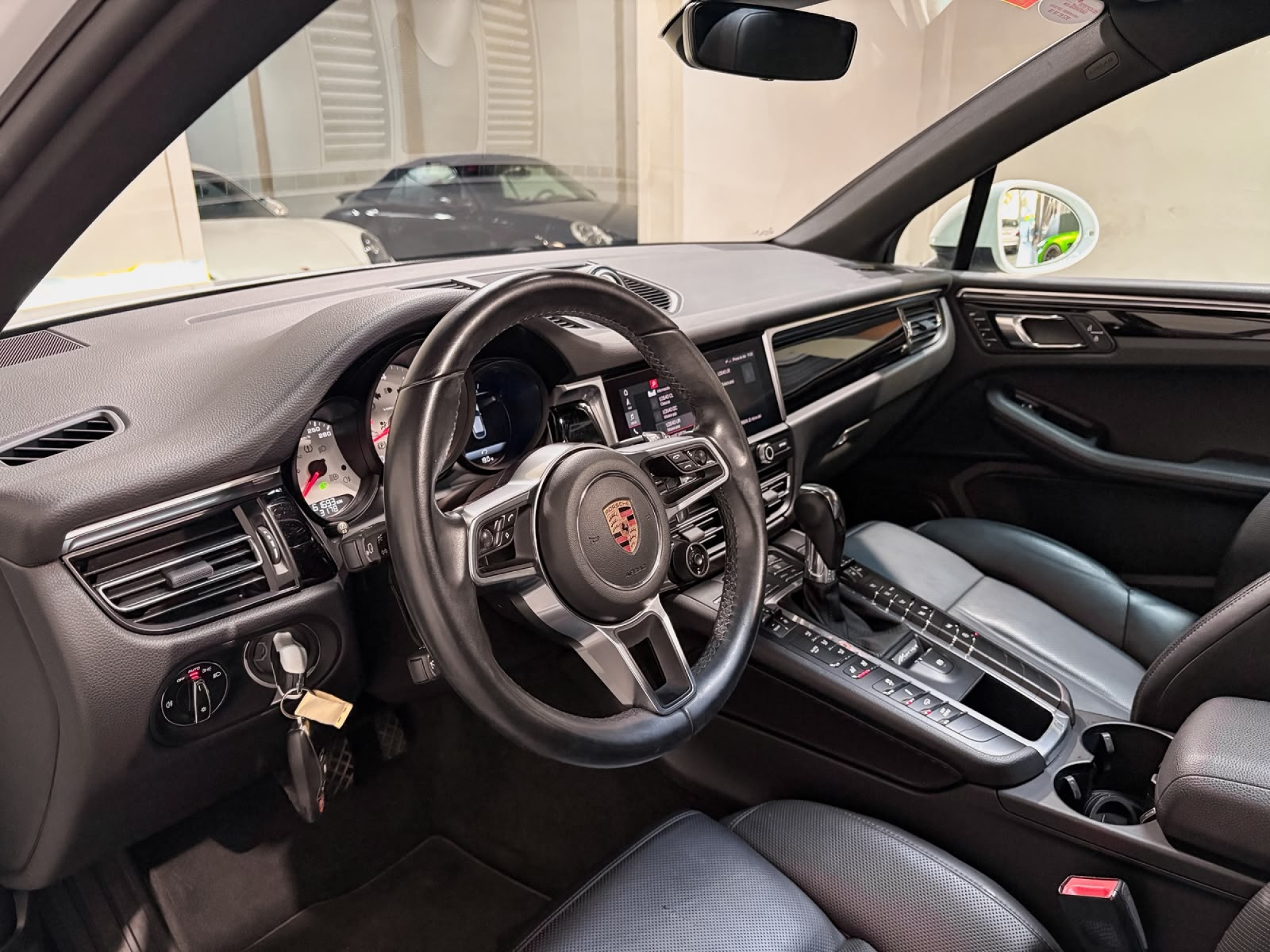 PORSCHE MACAN S