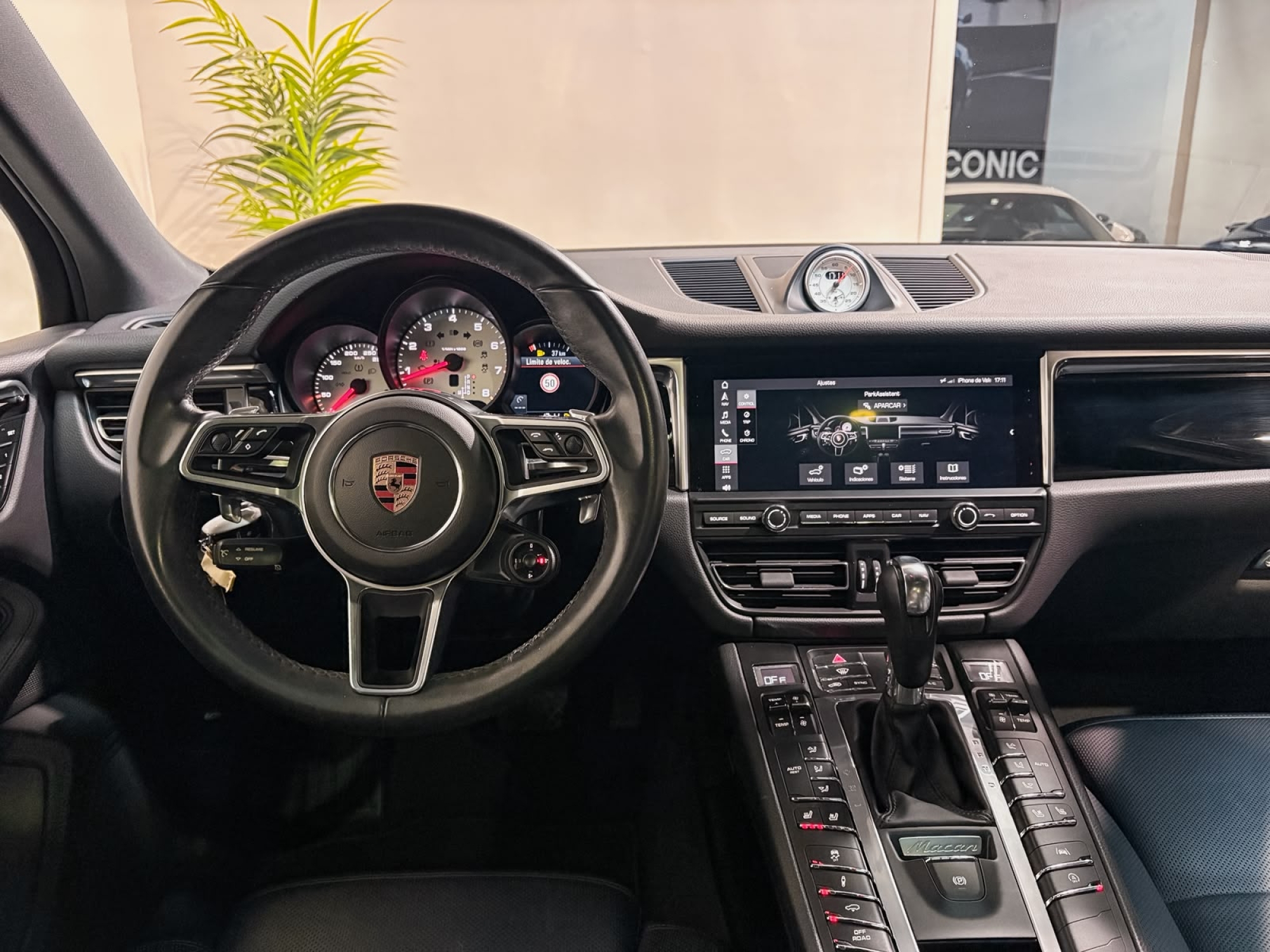 PORSCHE MACAN S