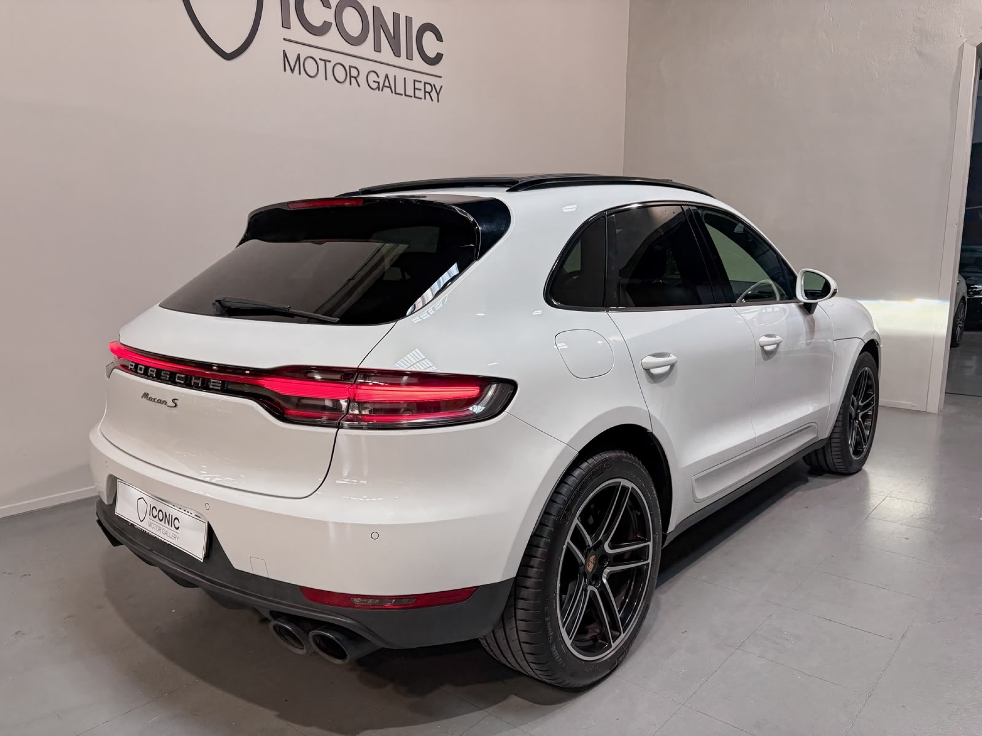 PORSCHE MACAN S