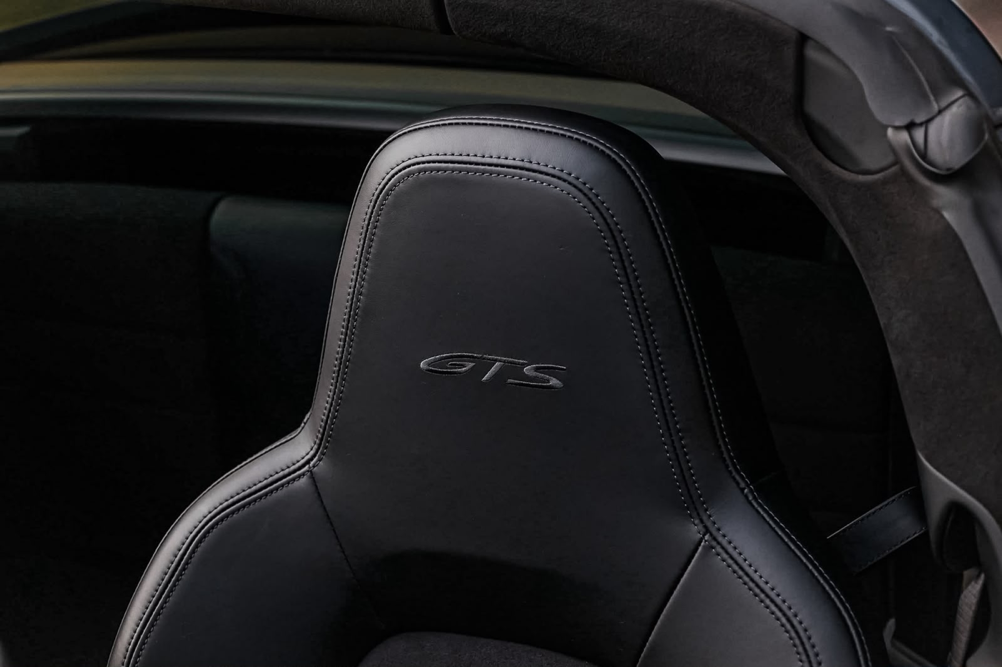PORSCHE 911 TARGA 4 GTS