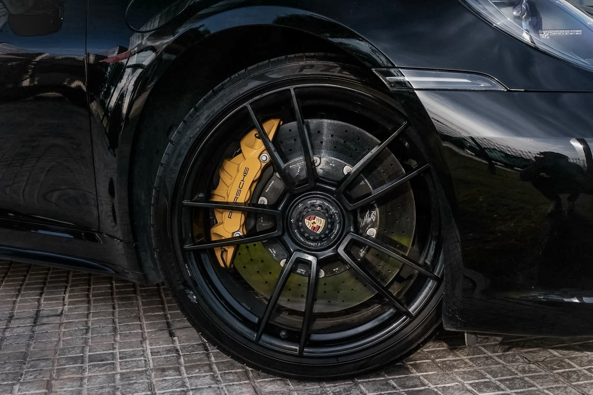 PORSCHE 911 TARGA 4 GTS