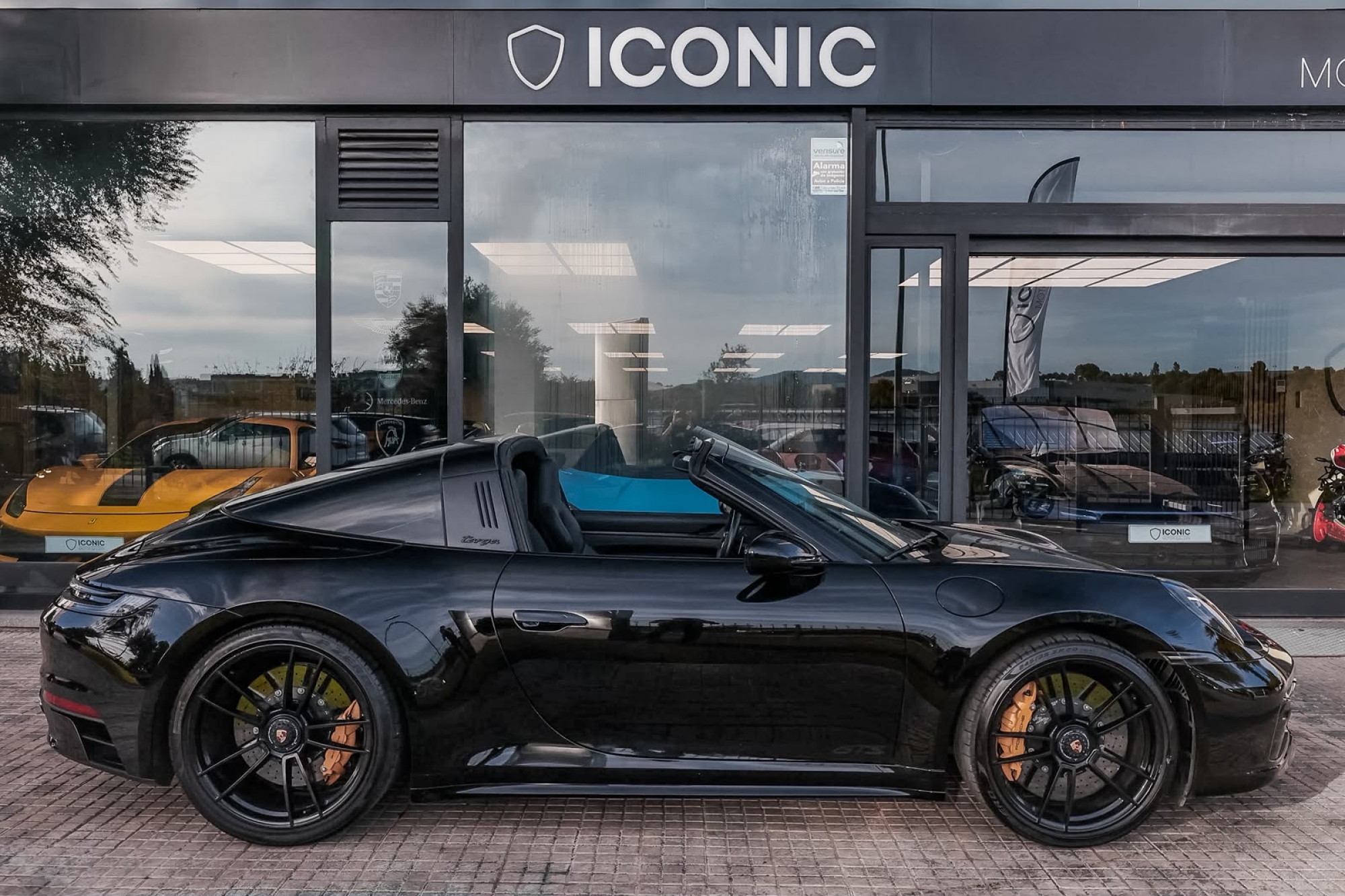 PORSCHE 911 TARGA 4 GTS